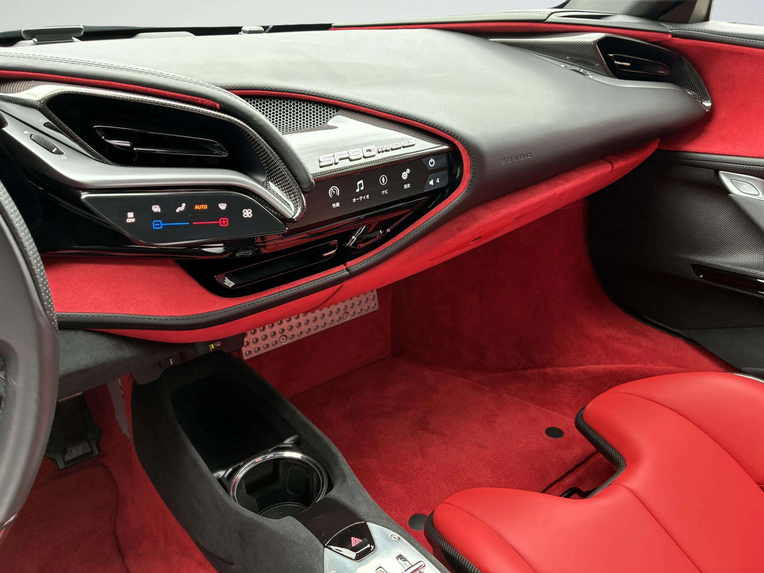 2021 Ferrari SF90 Stradale — Photo 13 / 19