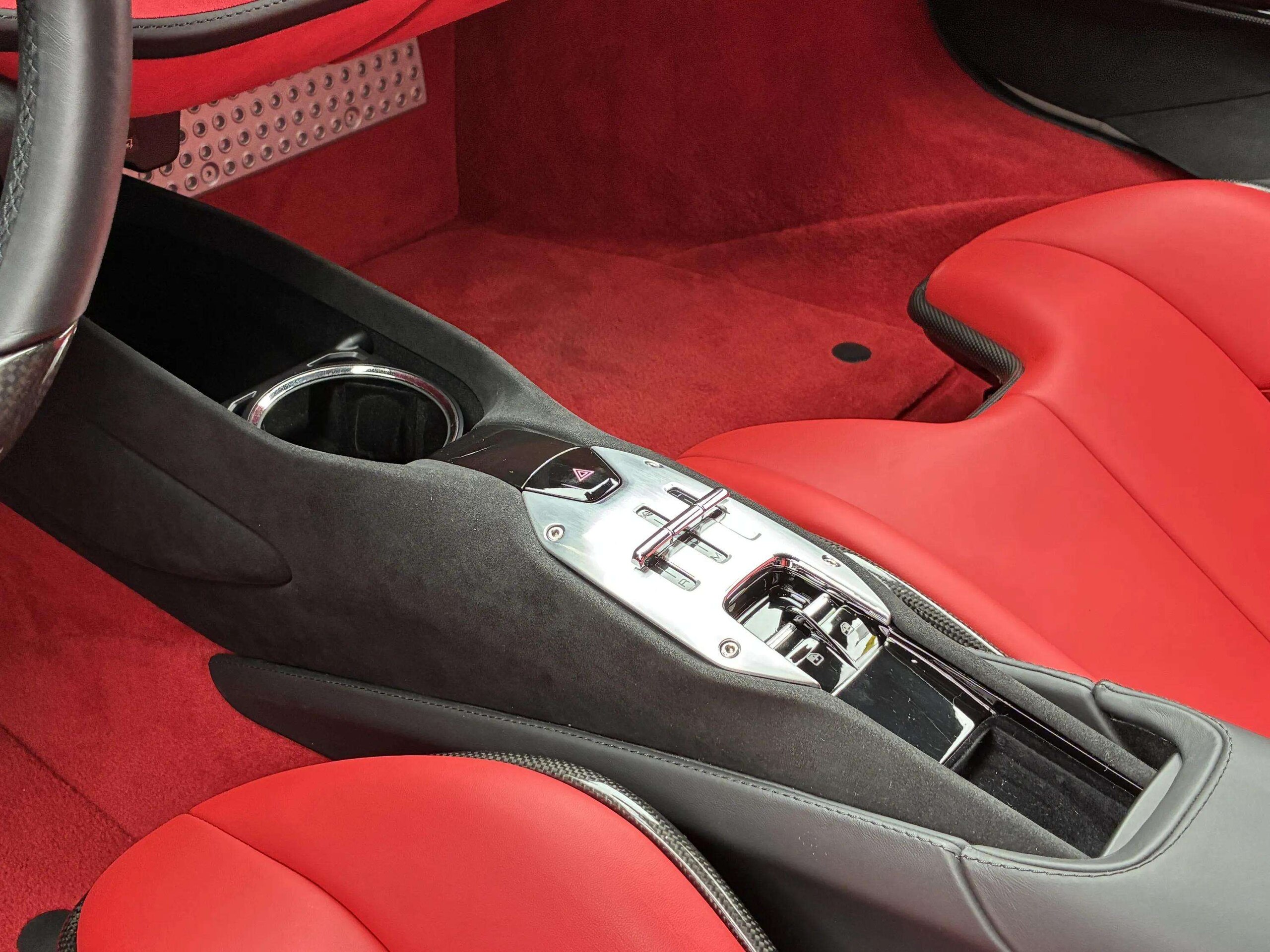 2021 Ferrari SF90 Stradale — Photo 14 / 19