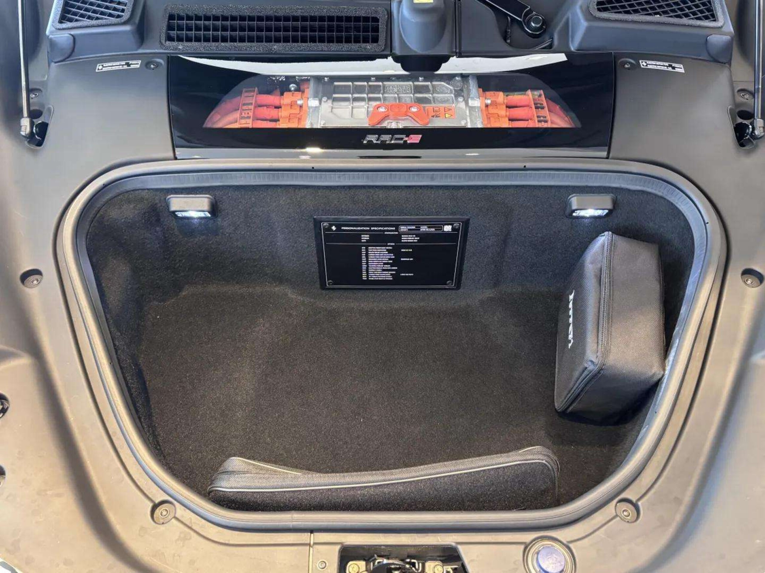 2021 Ferrari SF90 Stradale — Photo 15 / 19