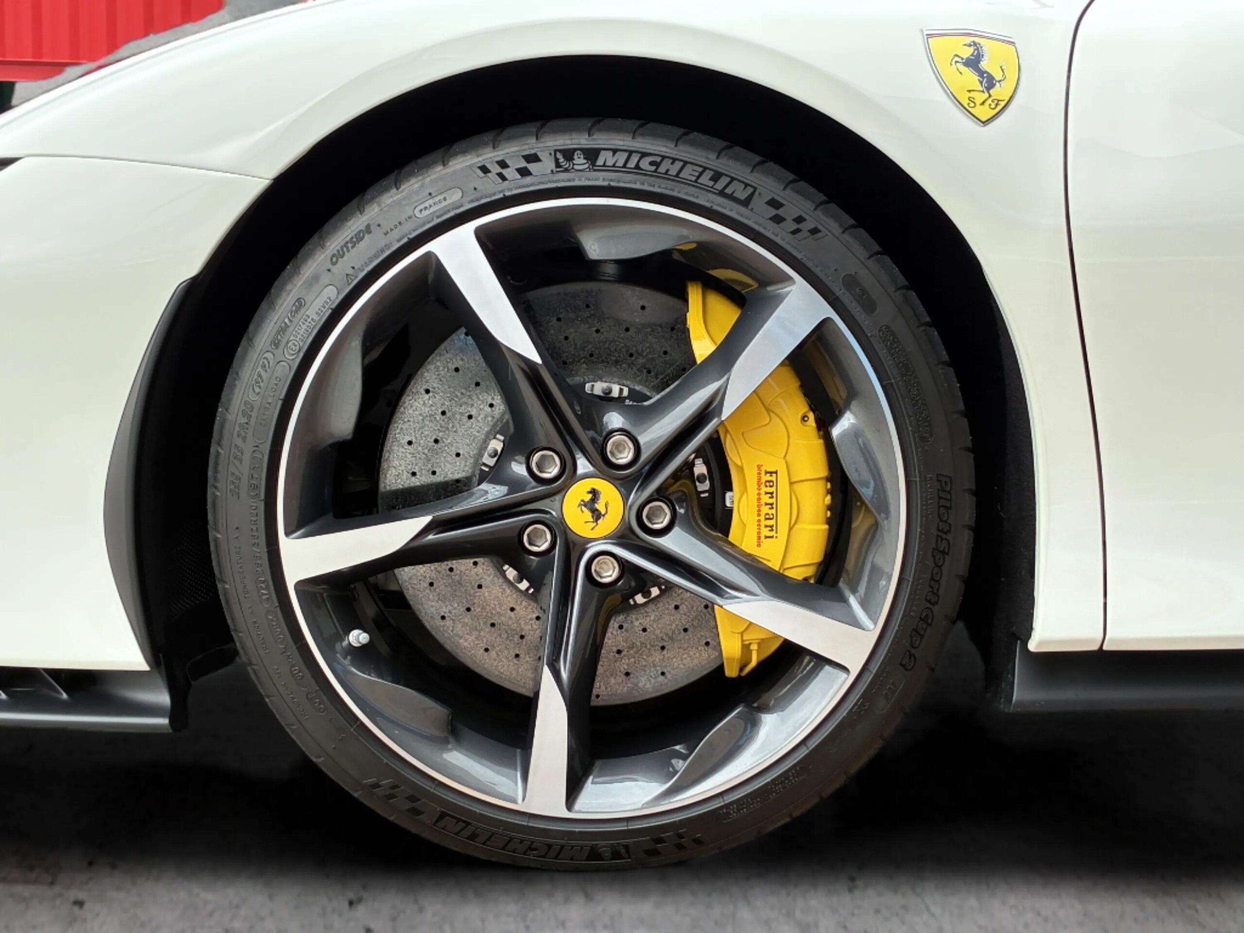 2021 Ferrari SF90 Stradale — Photo 16 / 19
