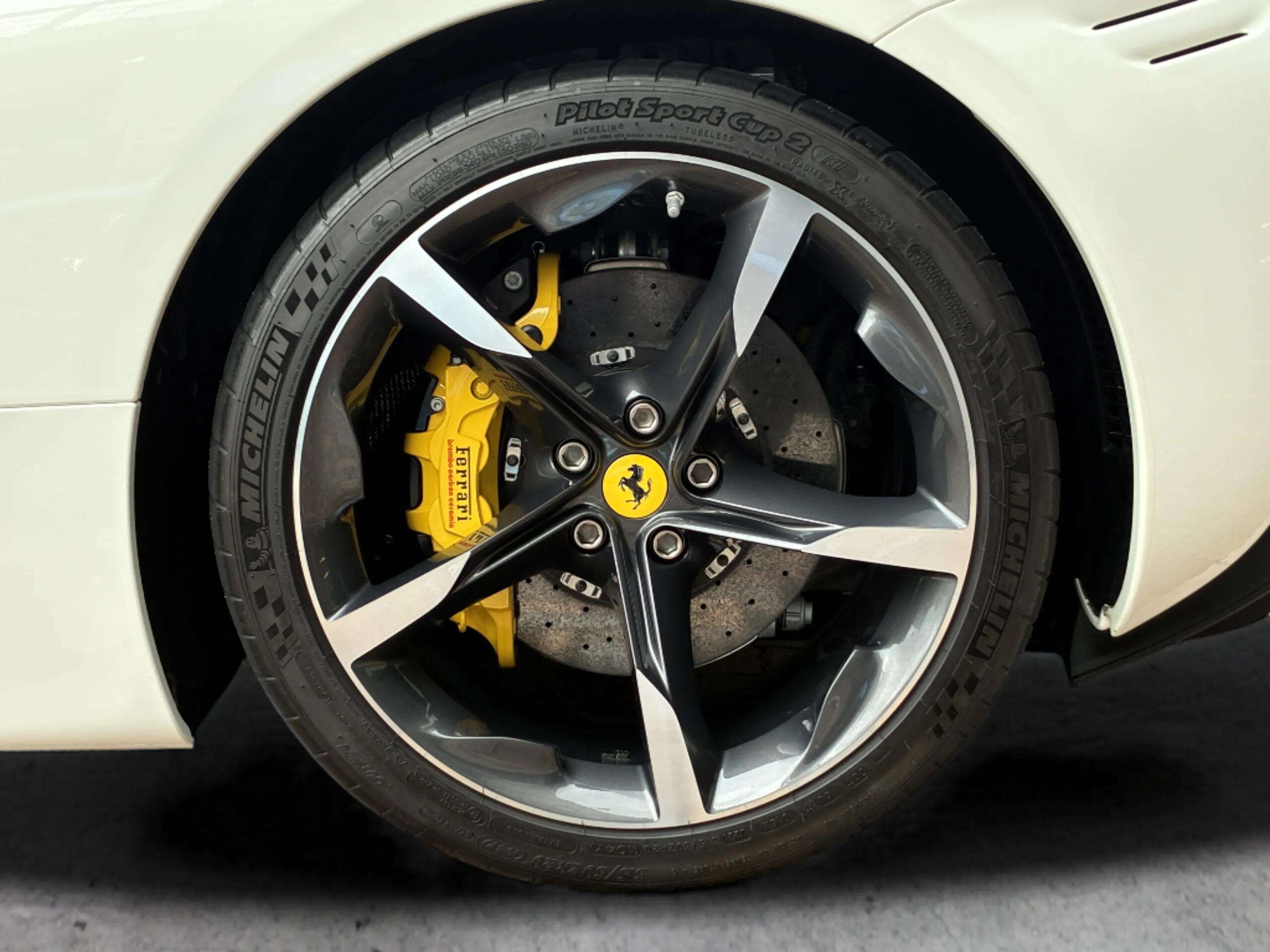 2021 Ferrari SF90 Stradale — Photo 17 / 19
