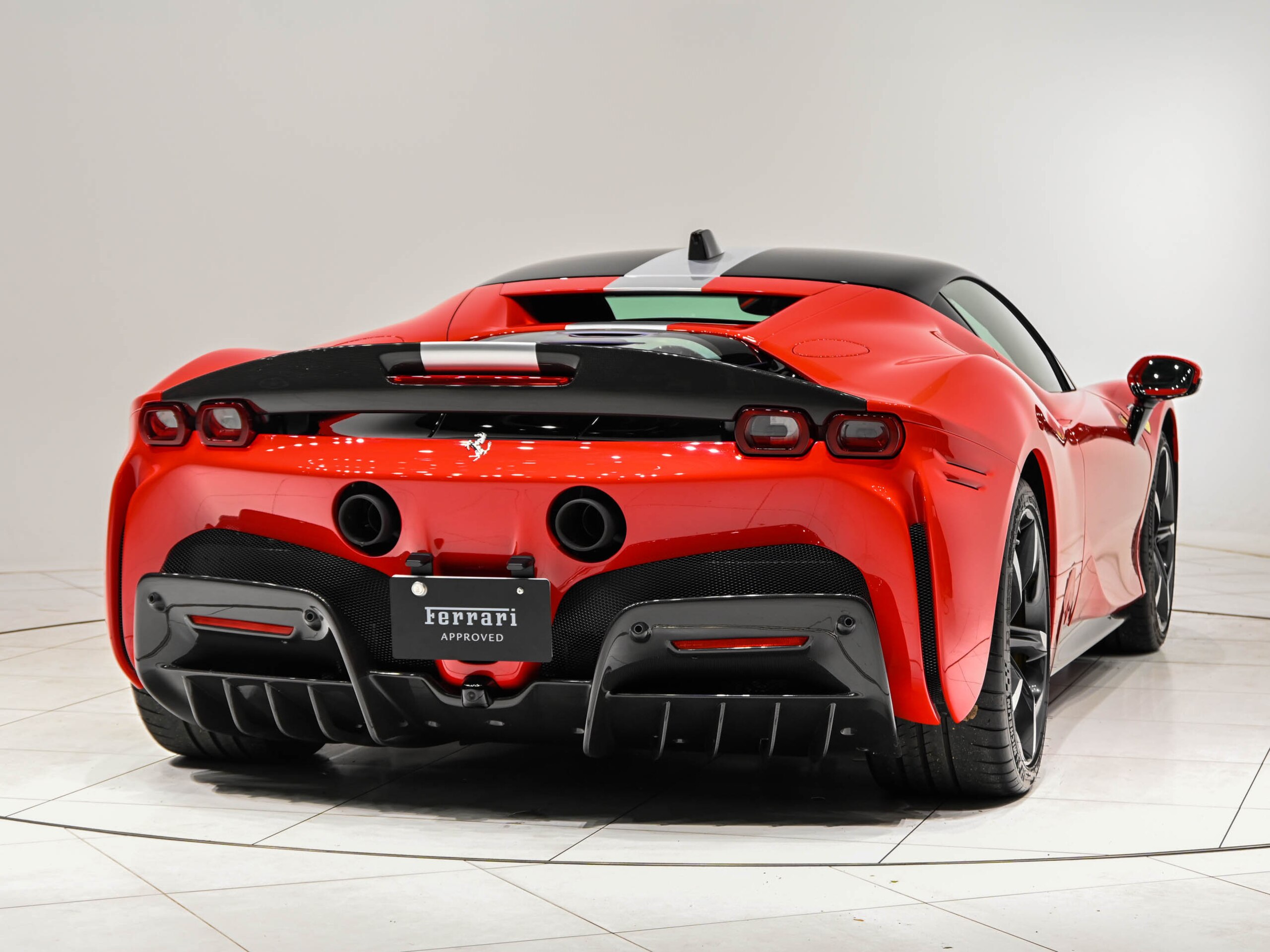 2021 Ferrari SF90 Stradale — Photo 6 / 20
