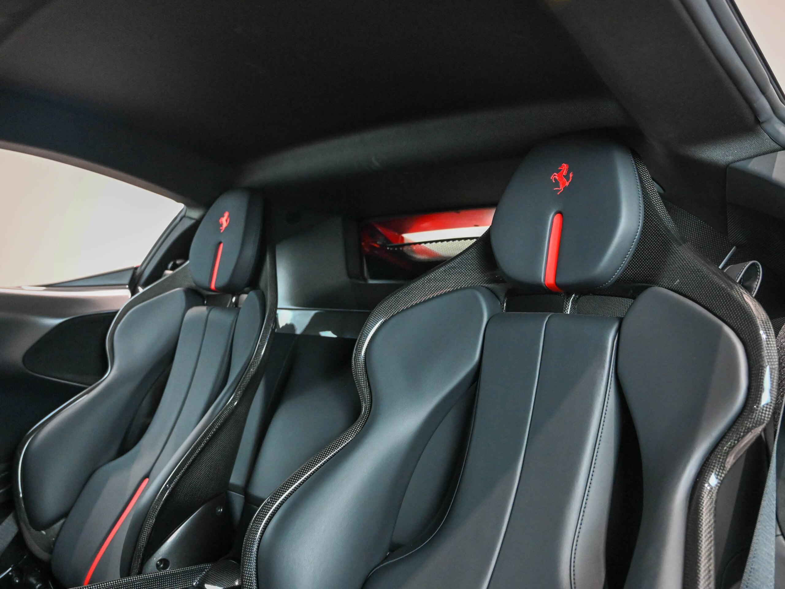 2021 Ferrari SF90 Stradale — Photo 13 / 20