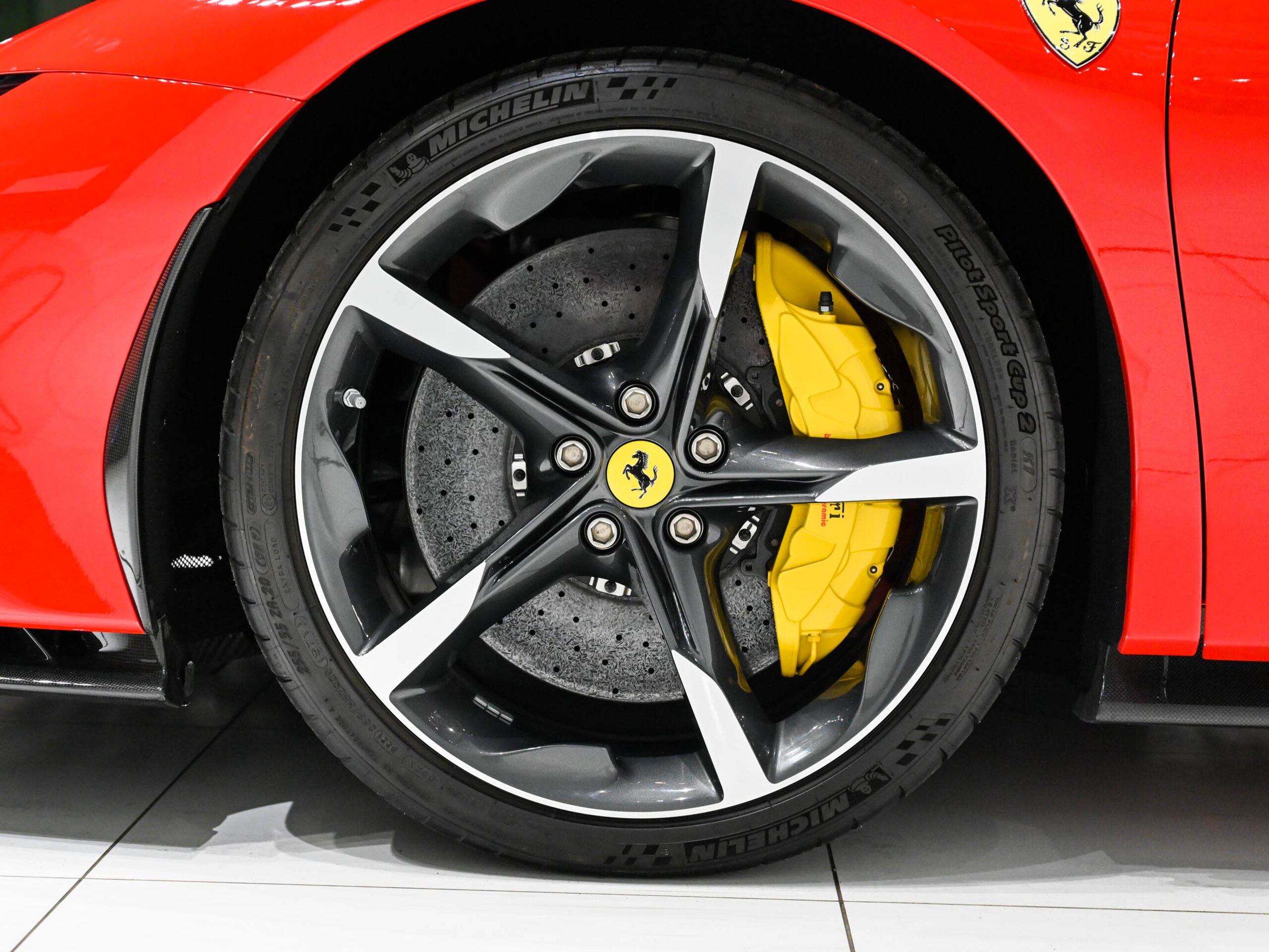 2021 Ferrari SF90 Stradale — Photo 16 / 20