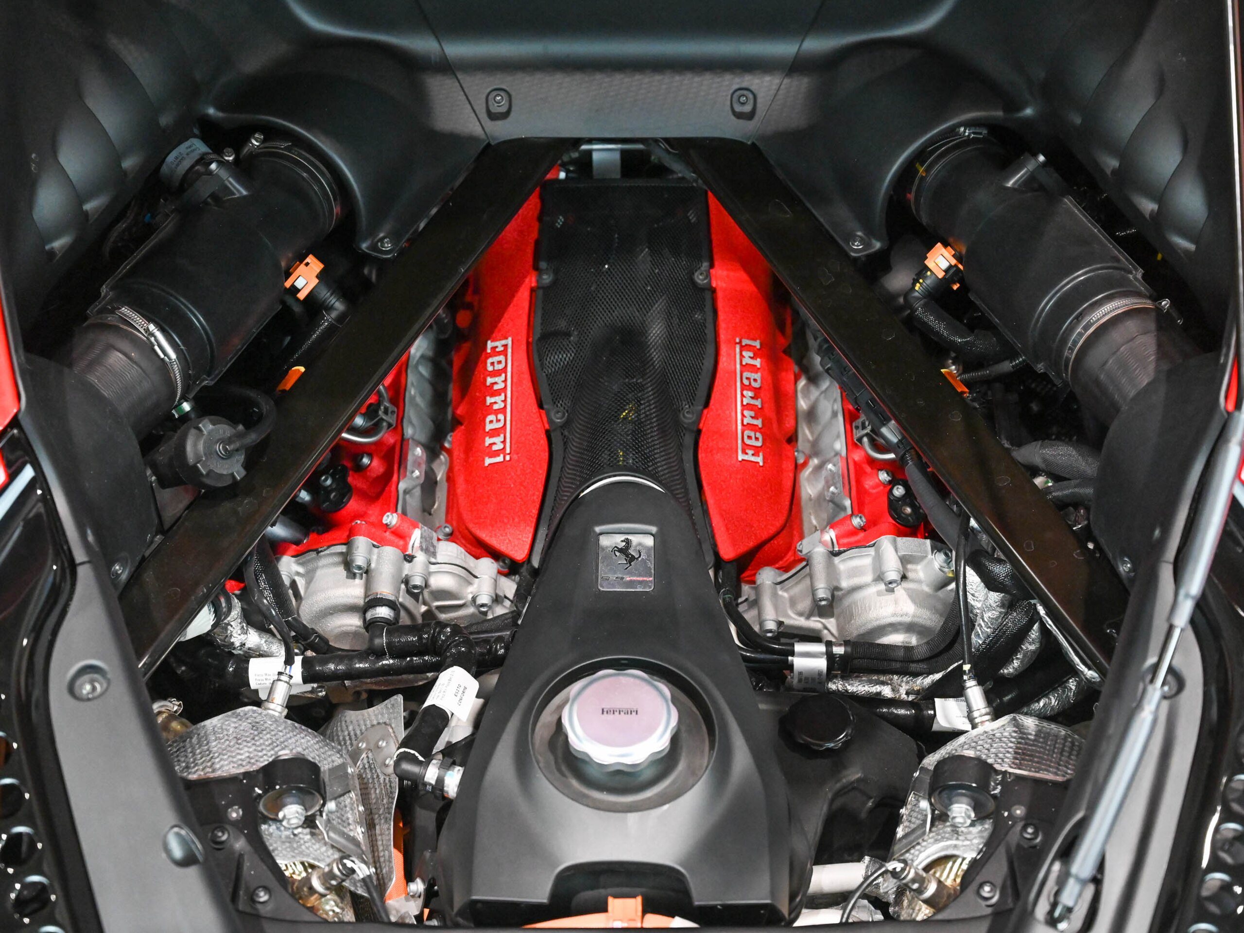 2021 Ferrari SF90 Stradale — Photo 17 / 20