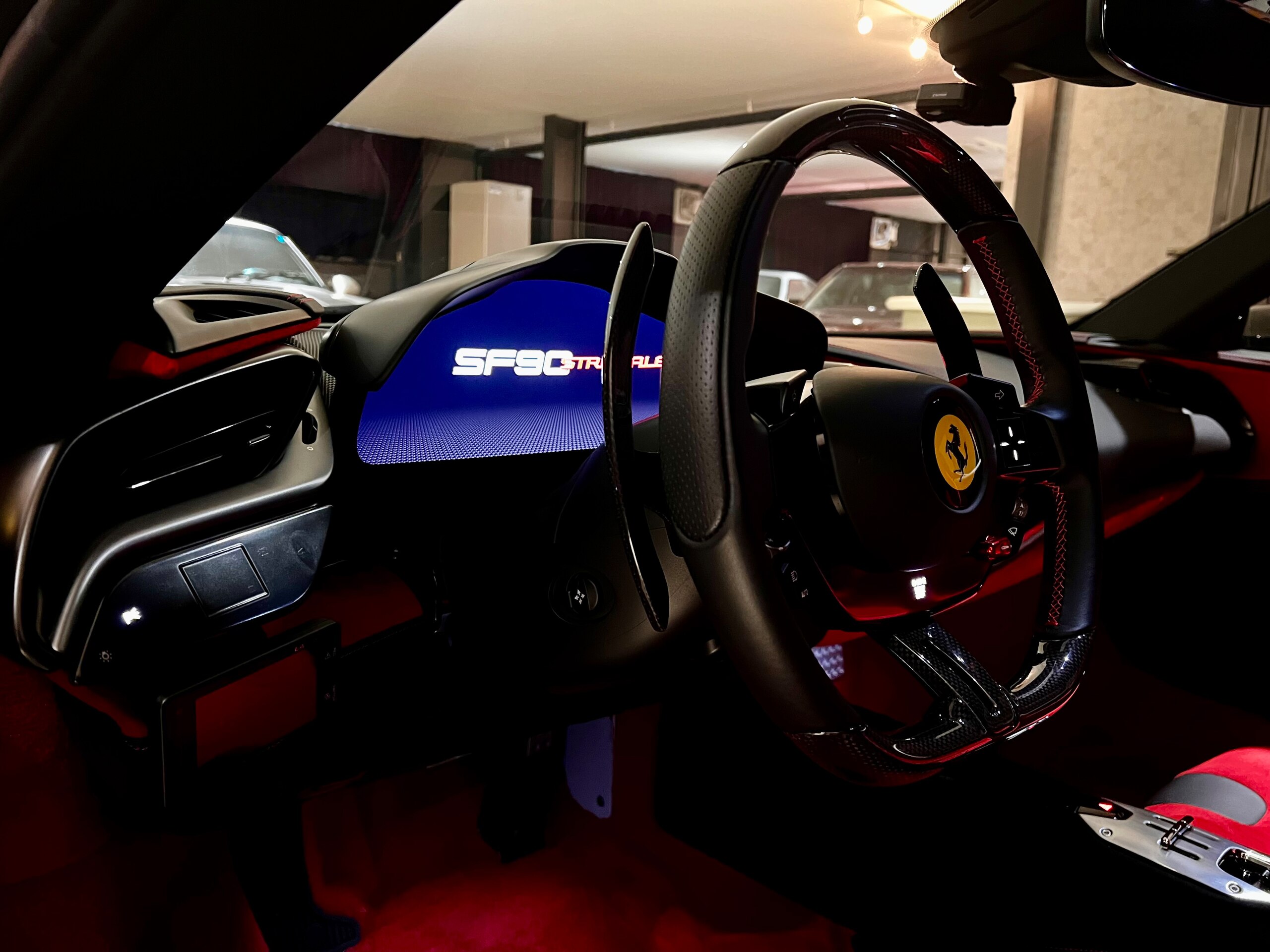 2021 Ferrari SF90 Stradale — Photo 8 / 17
