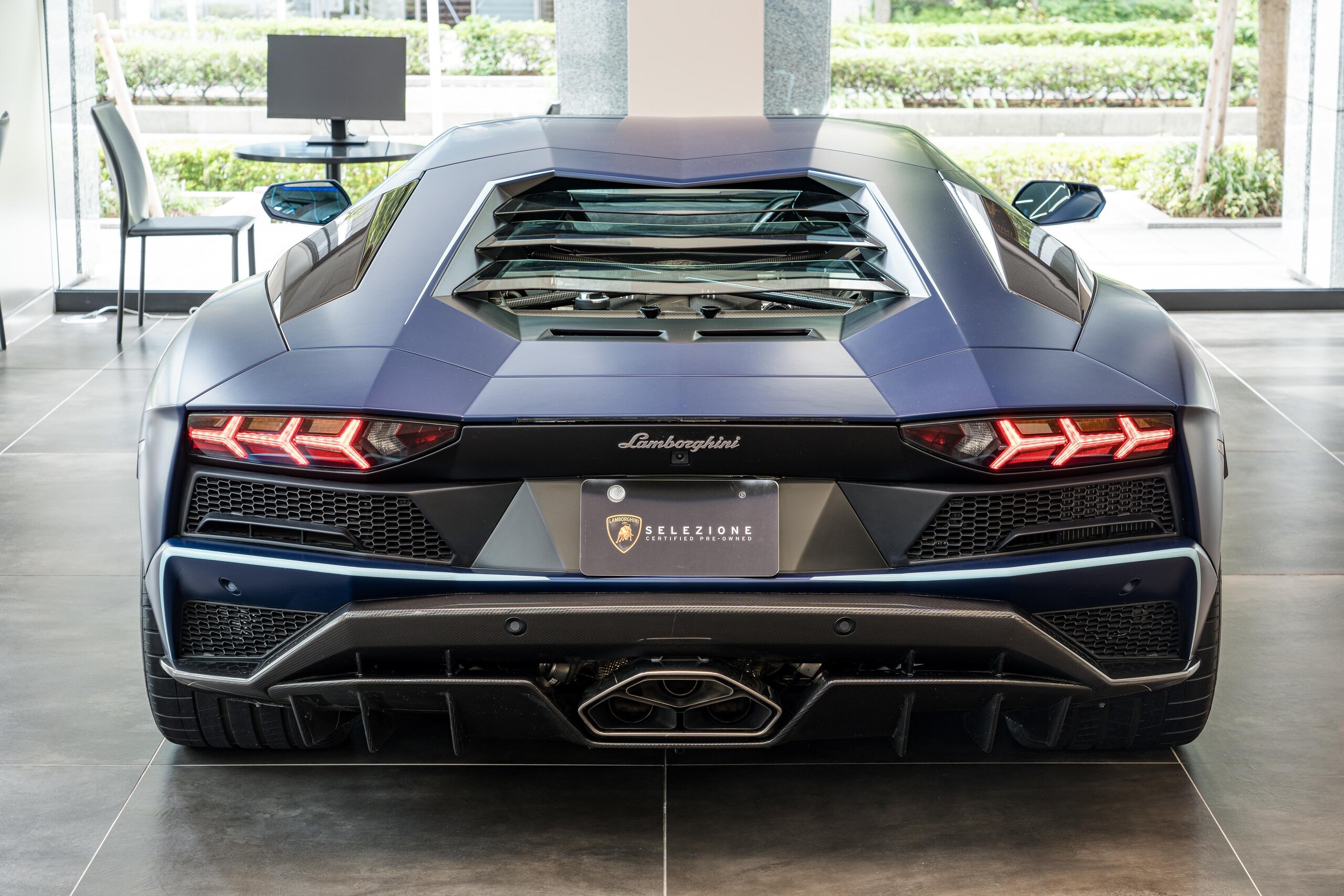 2021 Lamborghini Aventador S — Photo 6 / 30