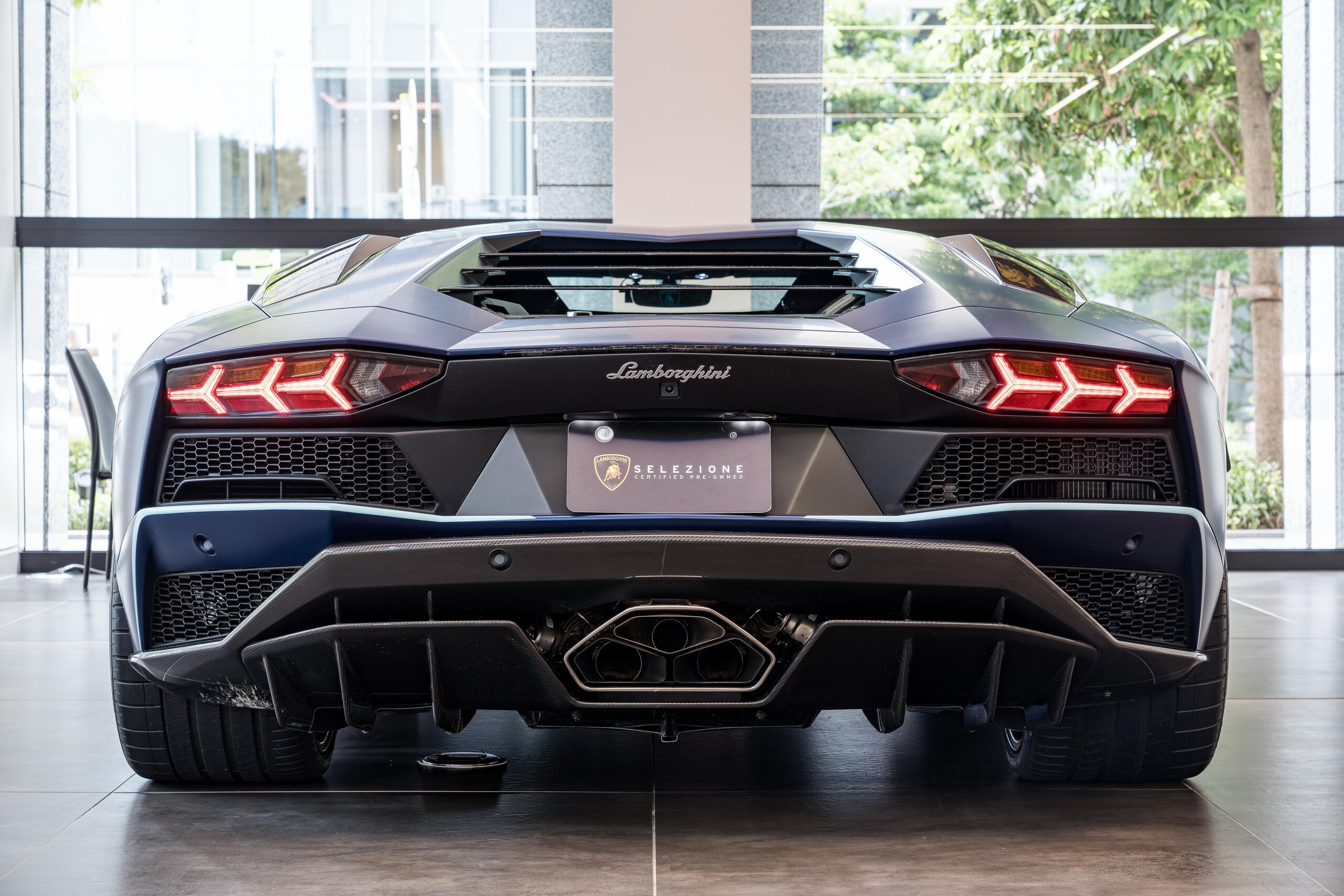 2021 Lamborghini Aventador S — Photo 7 / 30