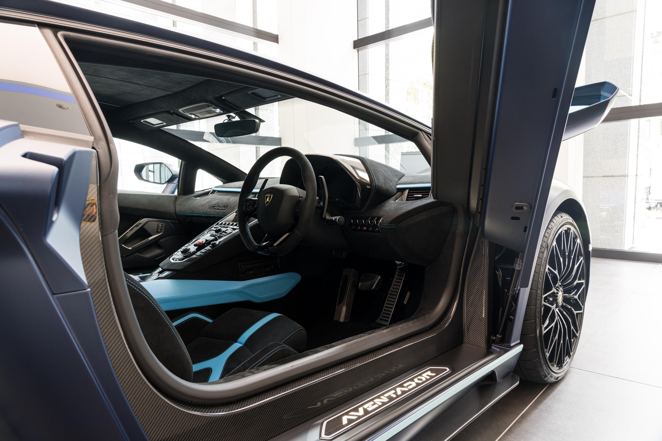 2021 Lamborghini Aventador S — Photo 8 / 30
