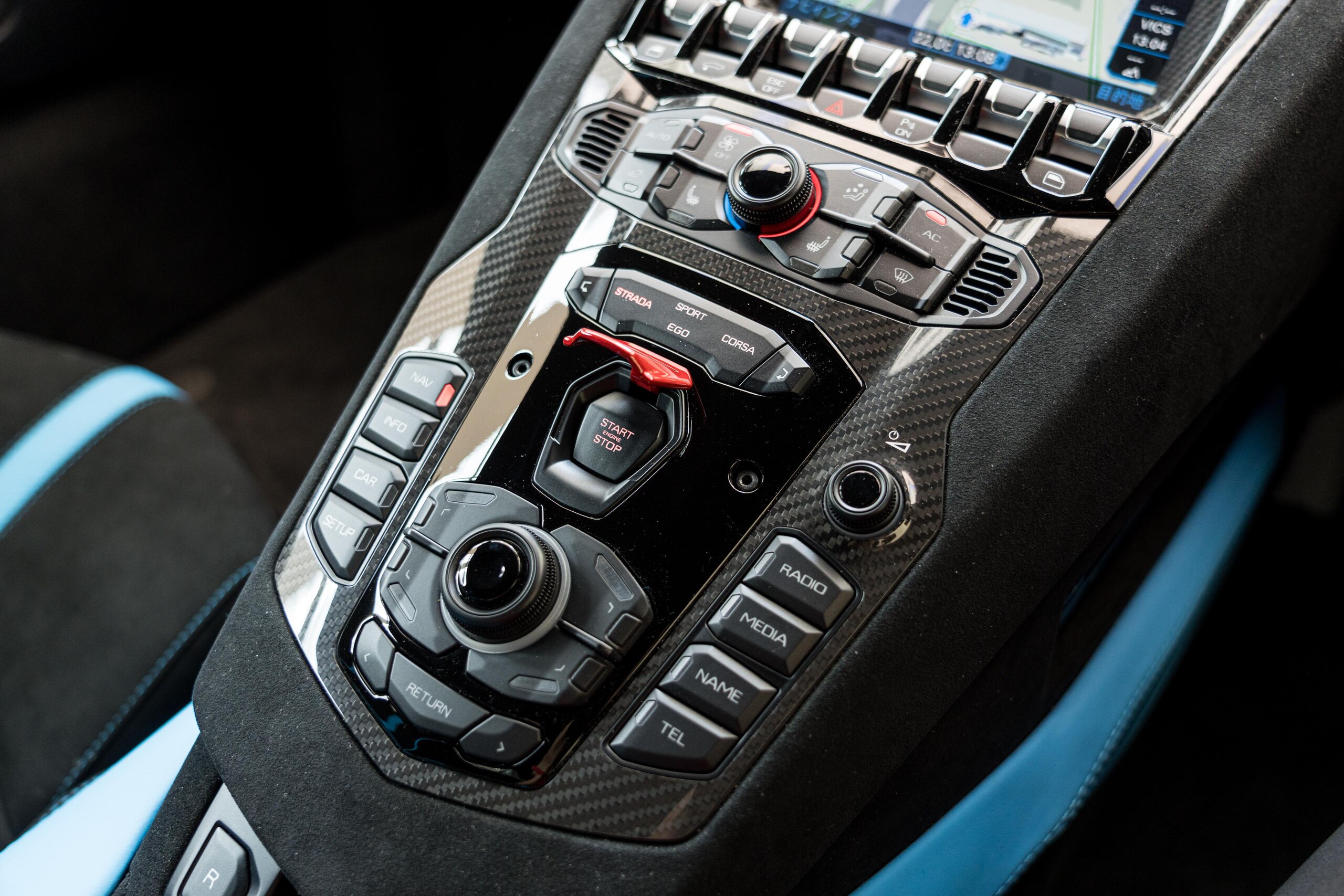 2021 Lamborghini Aventador S — Photo 10 / 30