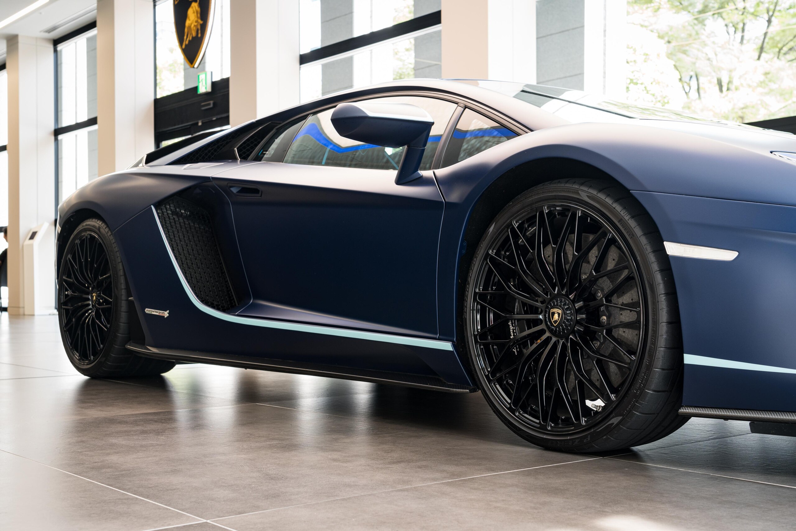 2021 Lamborghini Aventador S — Photo 12 / 30