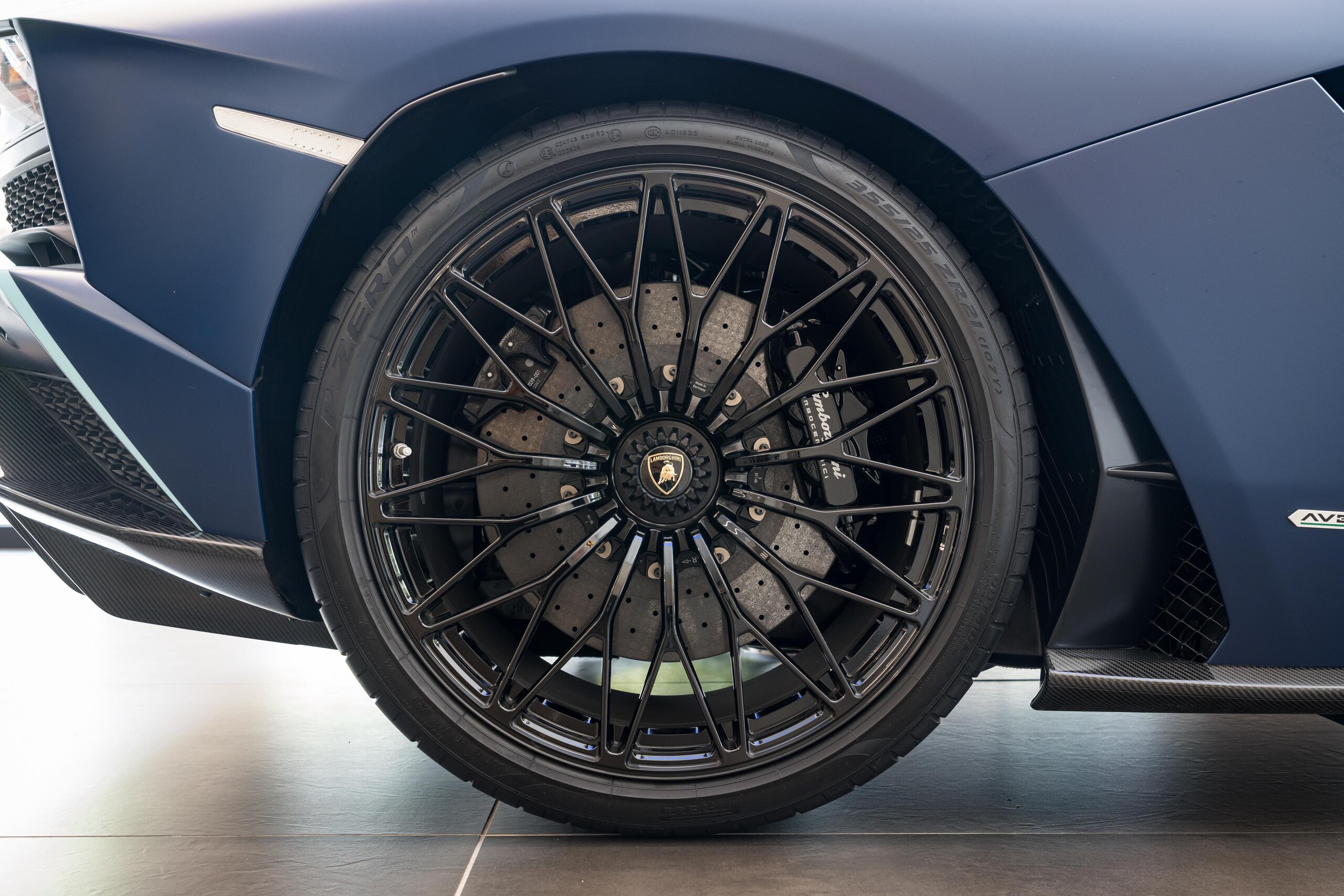 2021 Lamborghini Aventador S — Photo 15 / 30