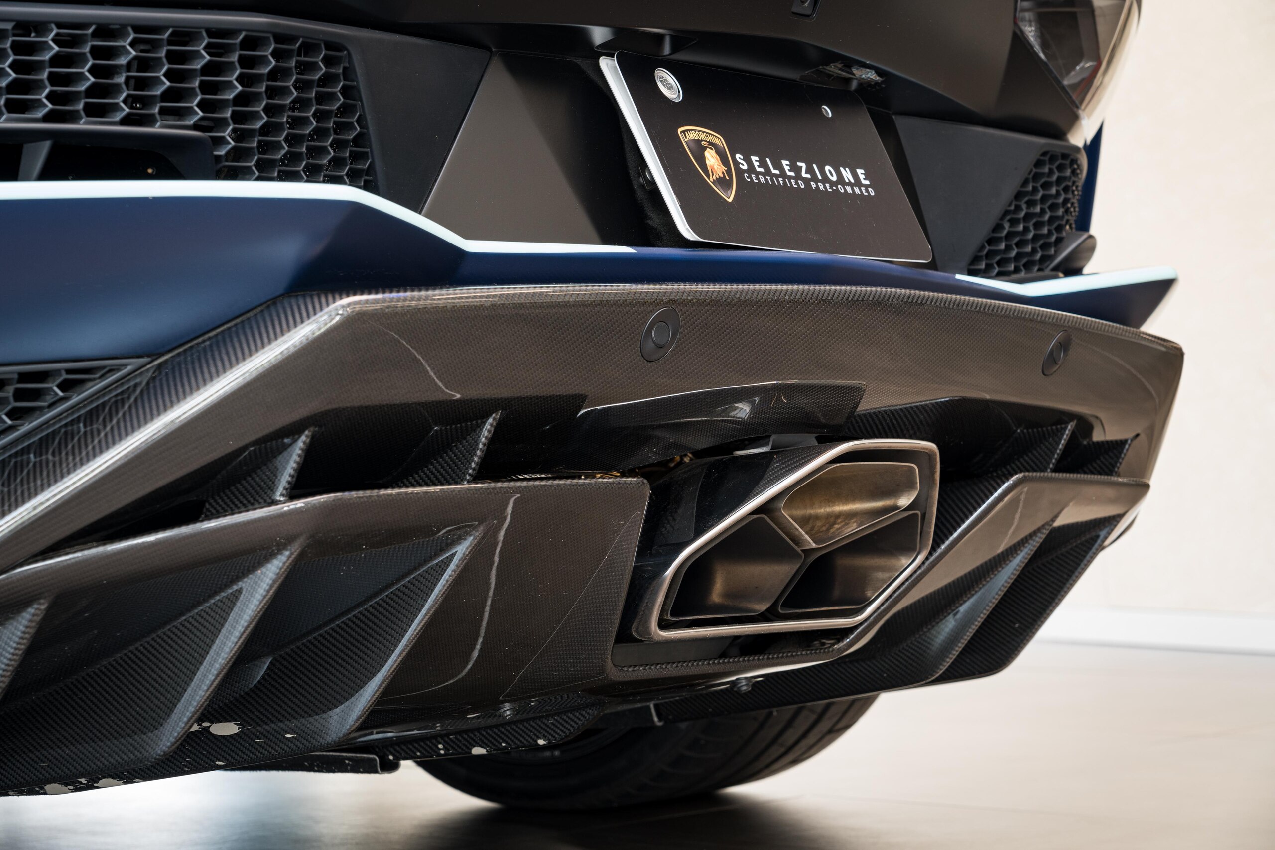 2021 Lamborghini Aventador S — Photo 16 / 30