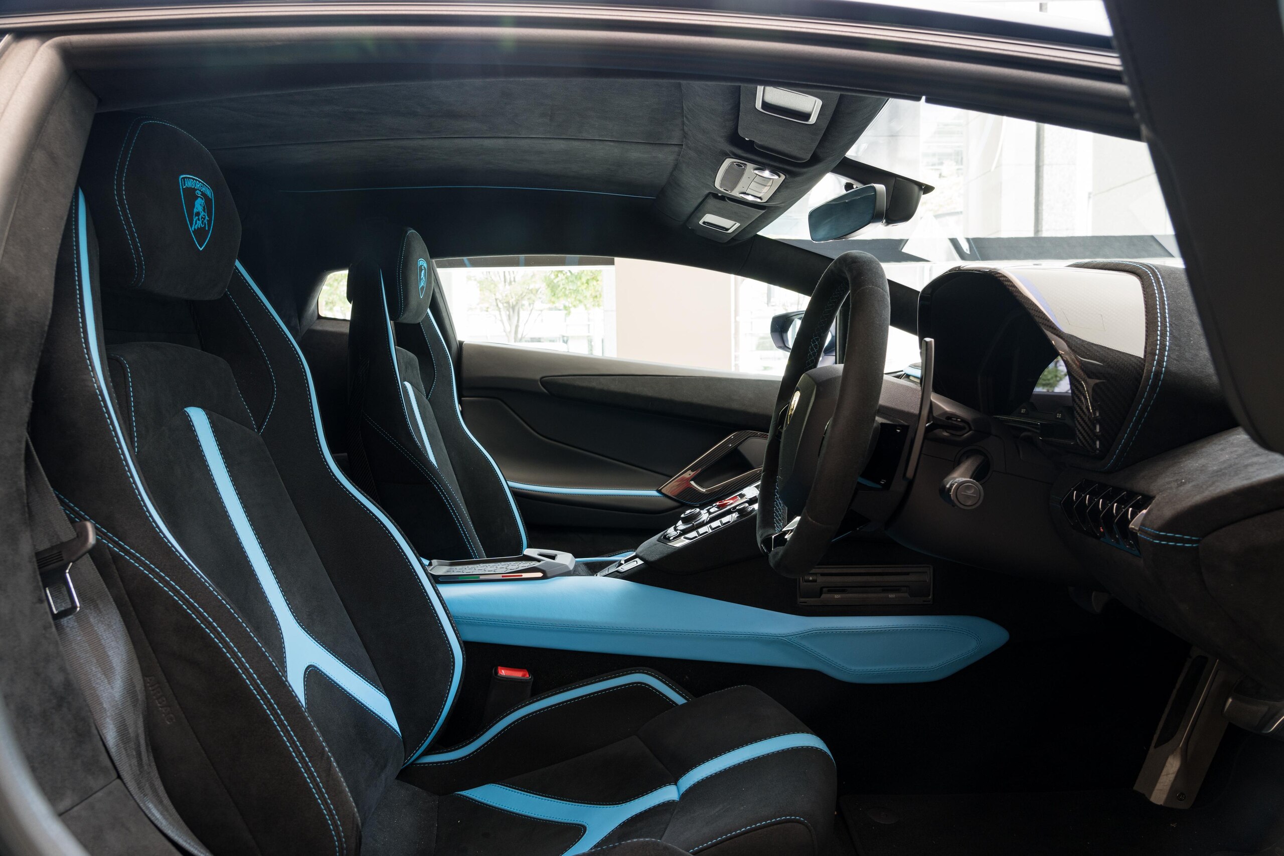 2021 Lamborghini Aventador S — Photo 18 / 30