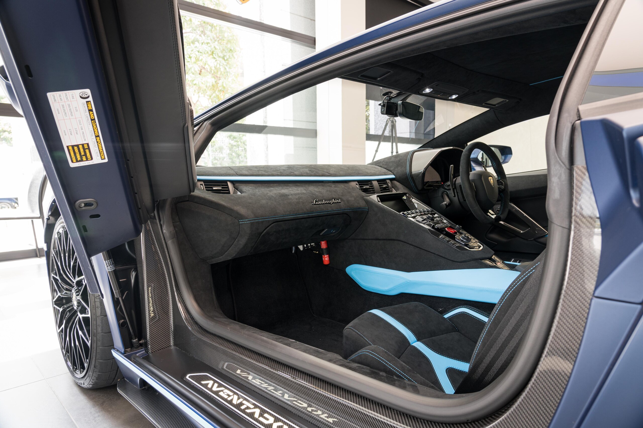 2021 Lamborghini Aventador S — Photo 19 / 30