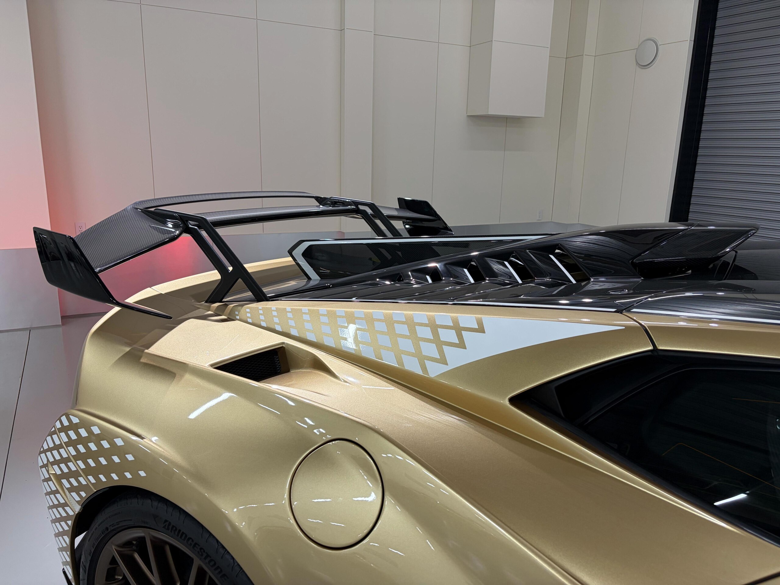 2021 Lamborghini Huracán STO — Photo 12 / 23