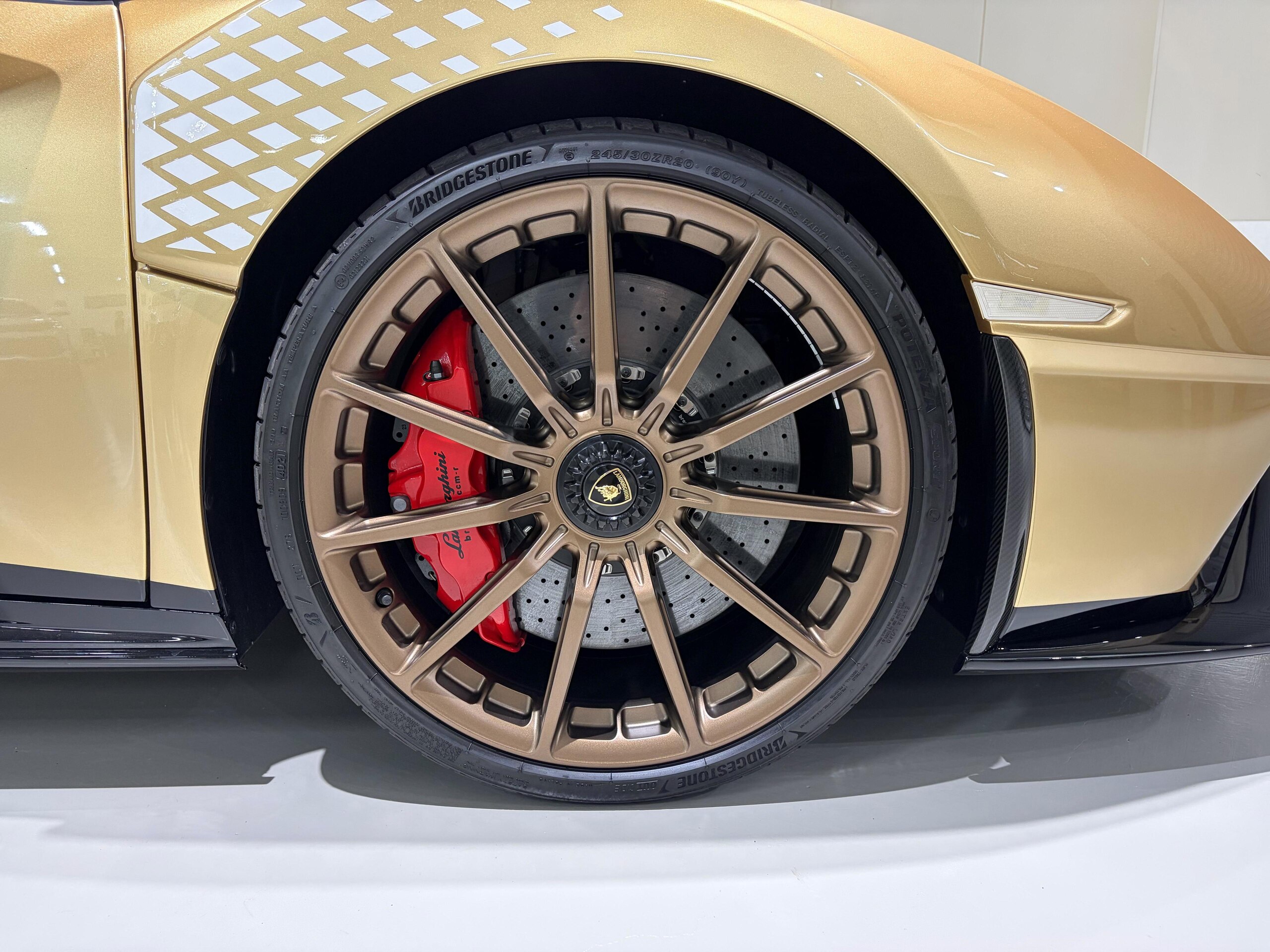 2021 Lamborghini Huracán STO — Photo 15 / 23