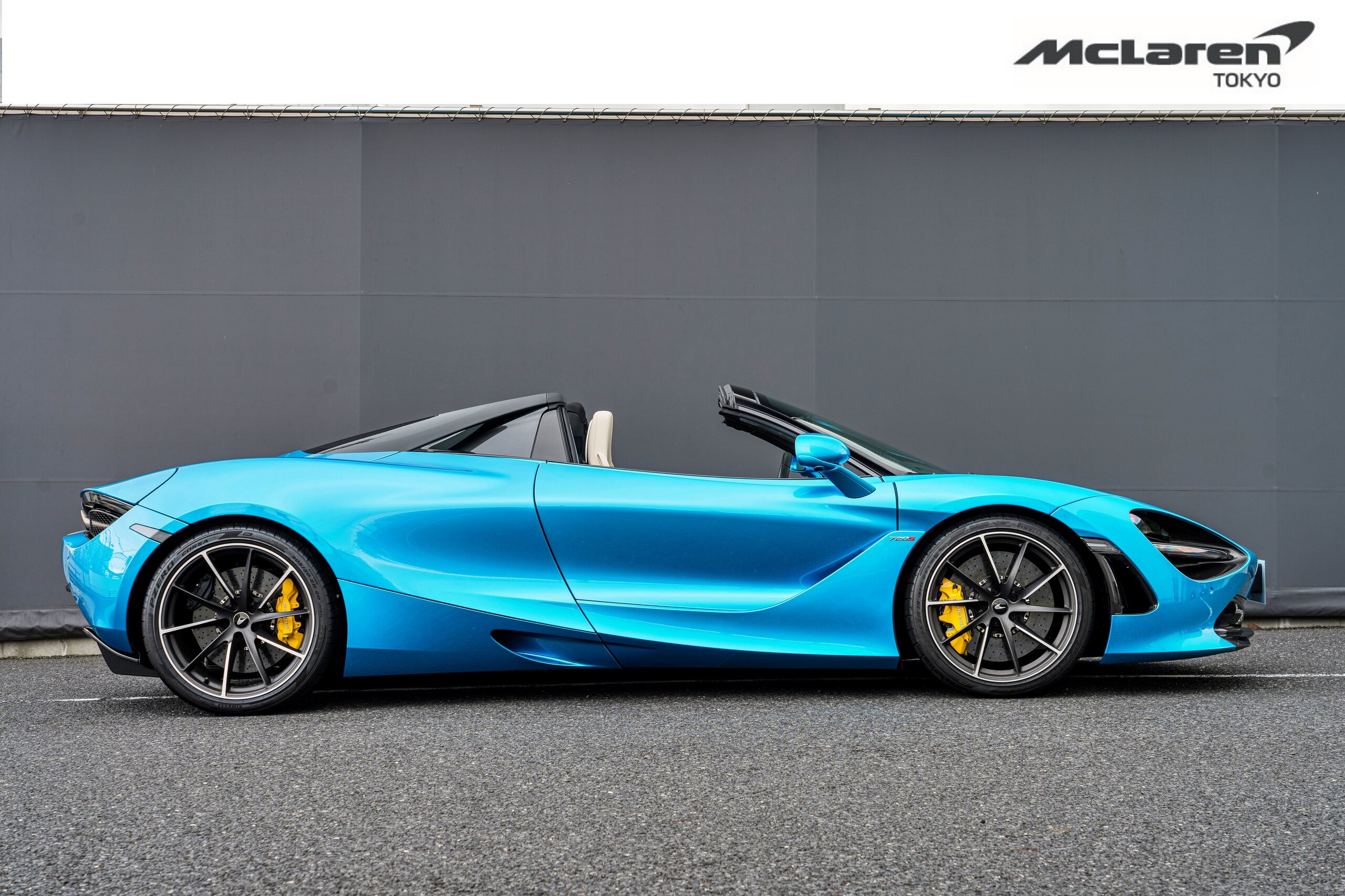 2021 McLaren 720S Spider — Photo 12 / 37