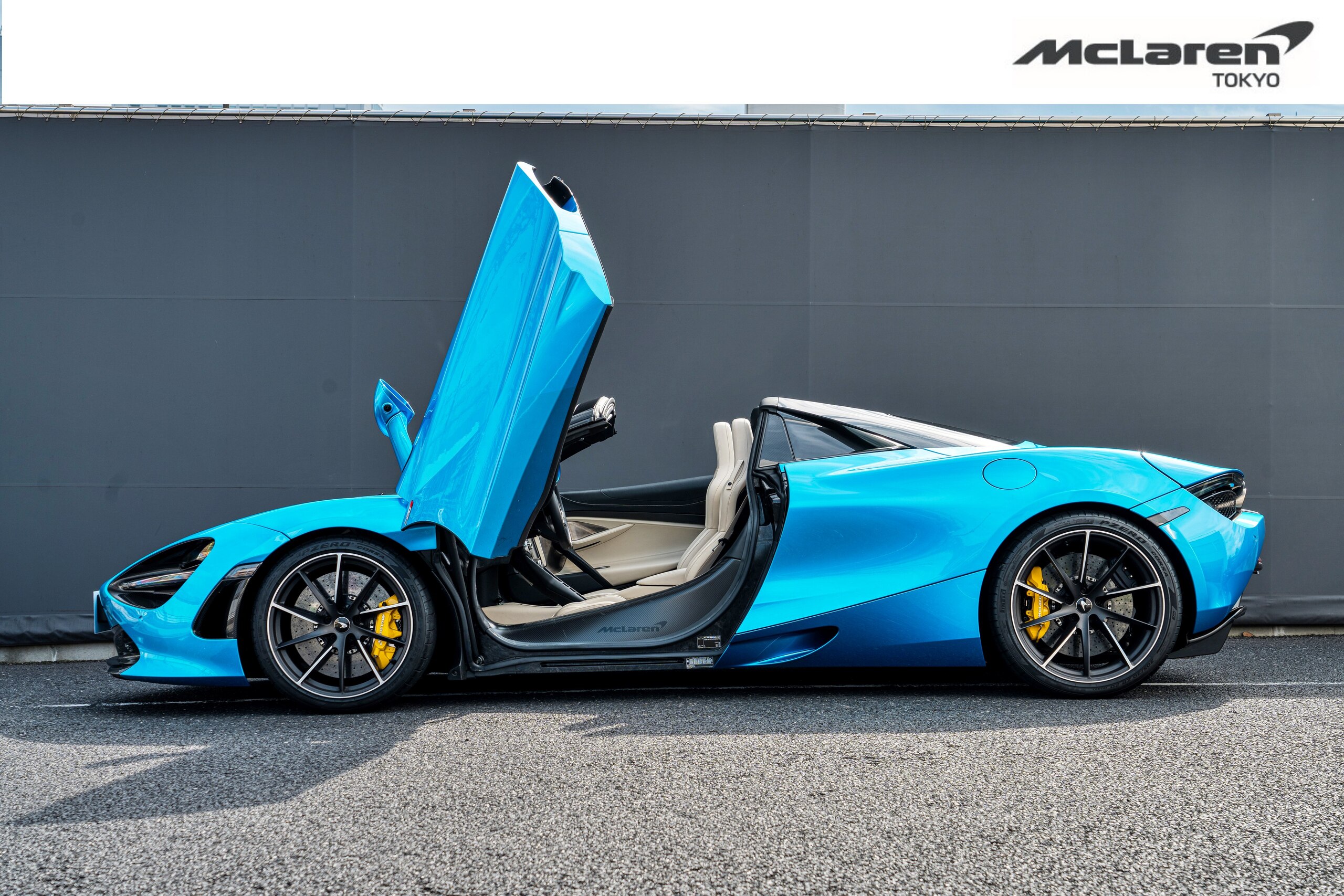 2021 McLaren 720S Spider — Photo 16 / 37