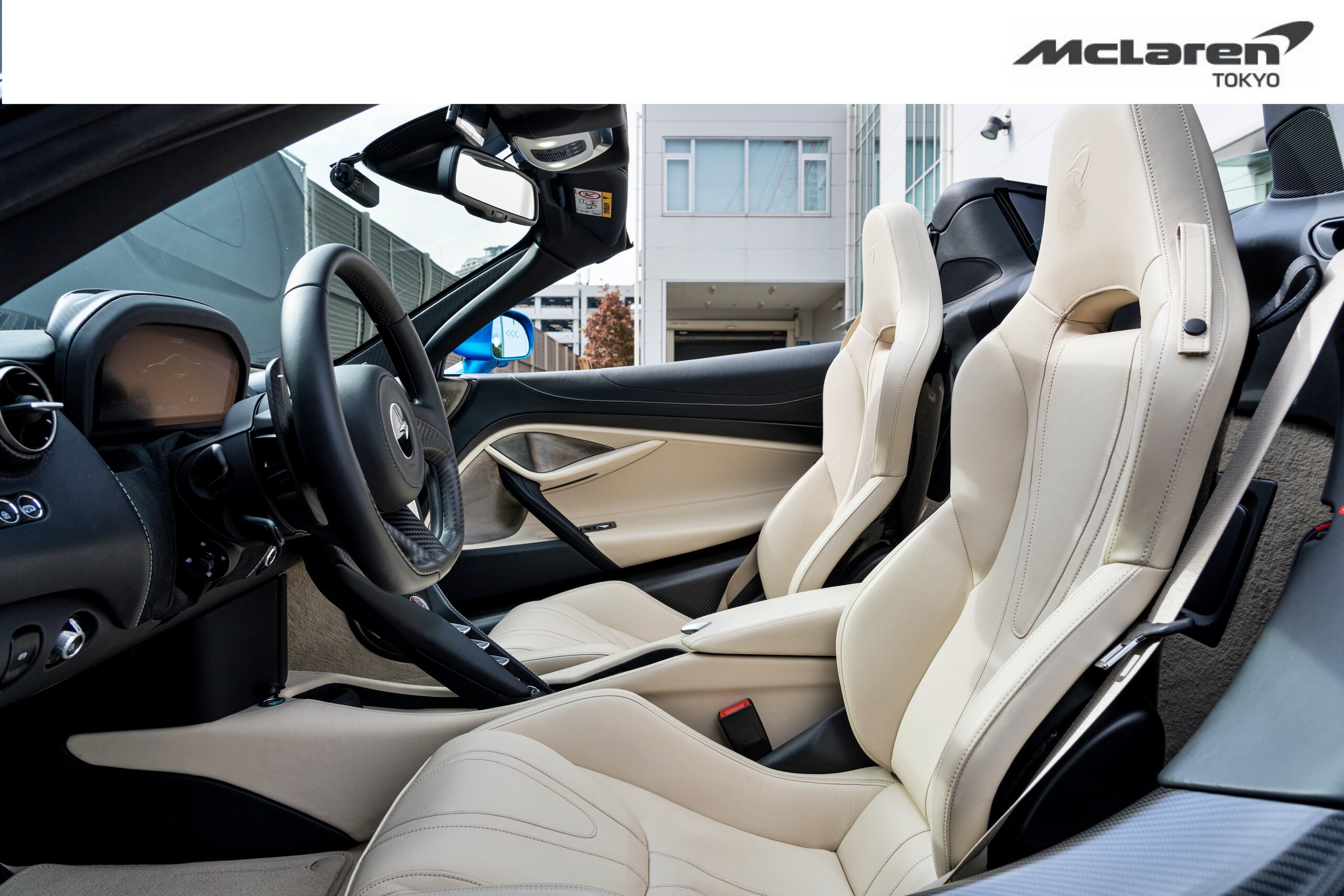 2021 McLaren 720S Spider — Photo 30 / 37