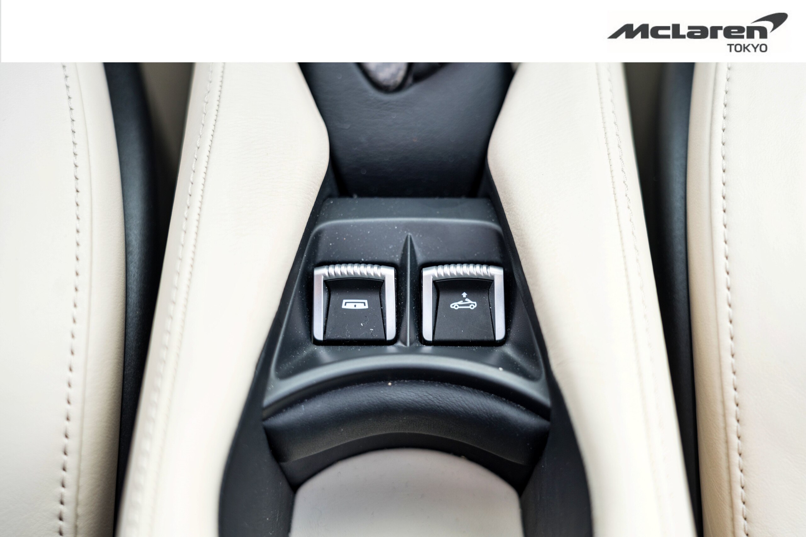 2021 McLaren 720S Spider — Photo 34 / 37
