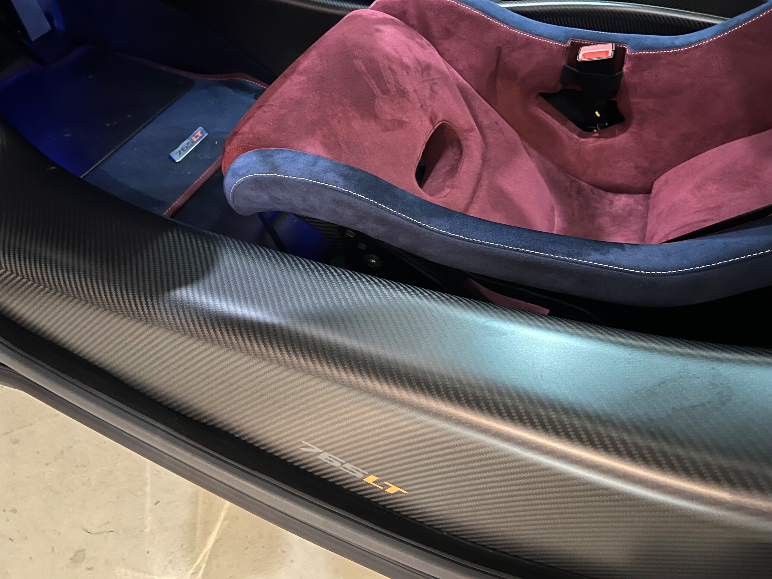 2021 McLaren 765LT — Photo 10 / 32
