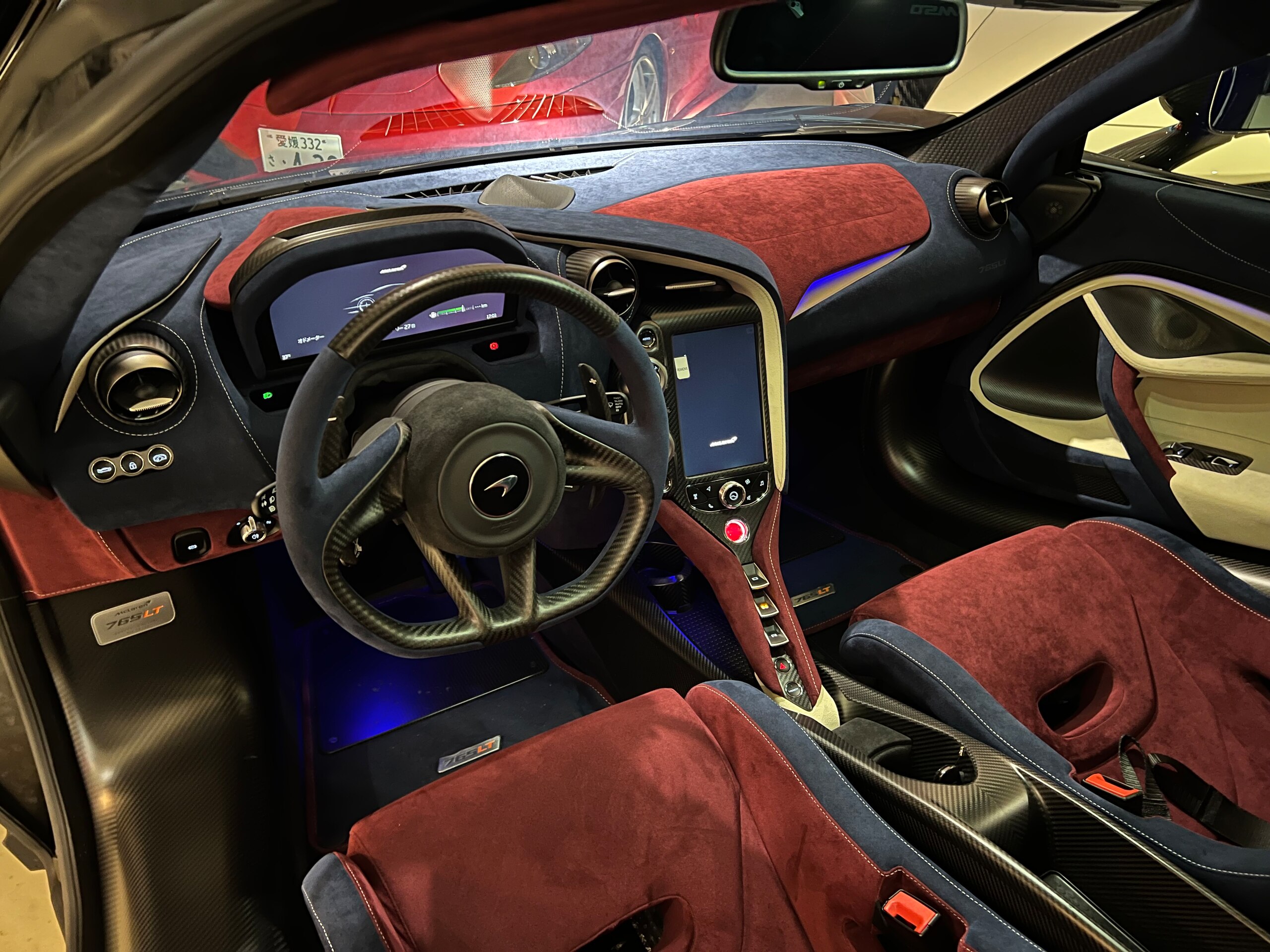 2021 McLaren 765LT — Photo 11 / 32