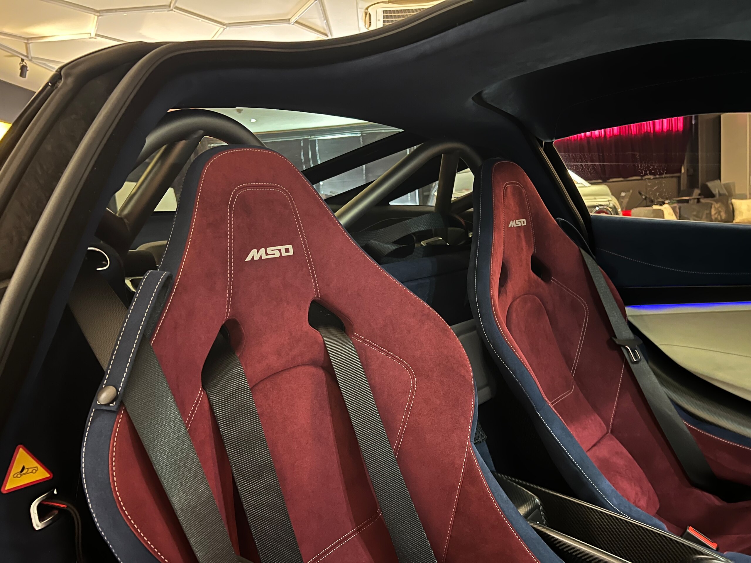 2021 McLaren 765LT — Photo 14 / 32
