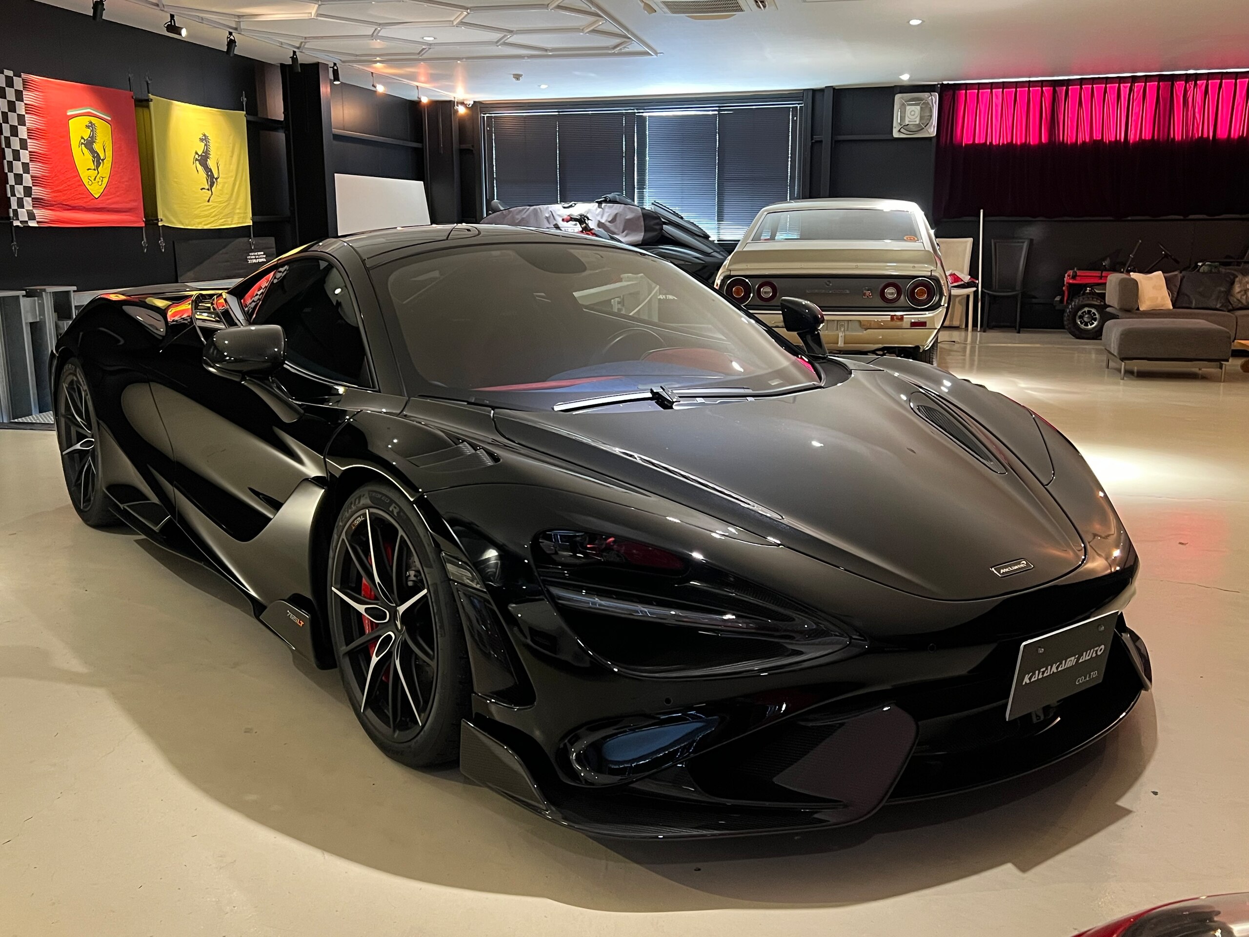 2021 McLaren 765LT — Photo 16 / 32
