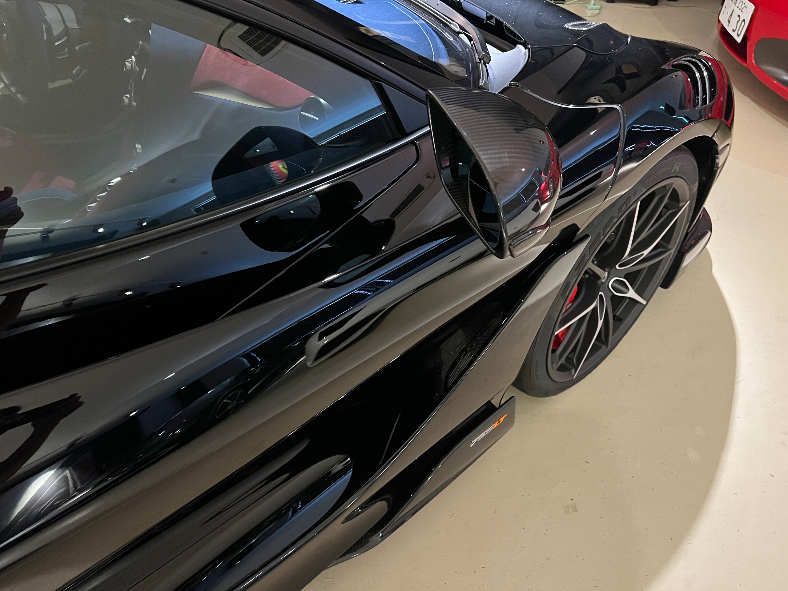 2021 McLaren 765LT — Photo 24 / 32