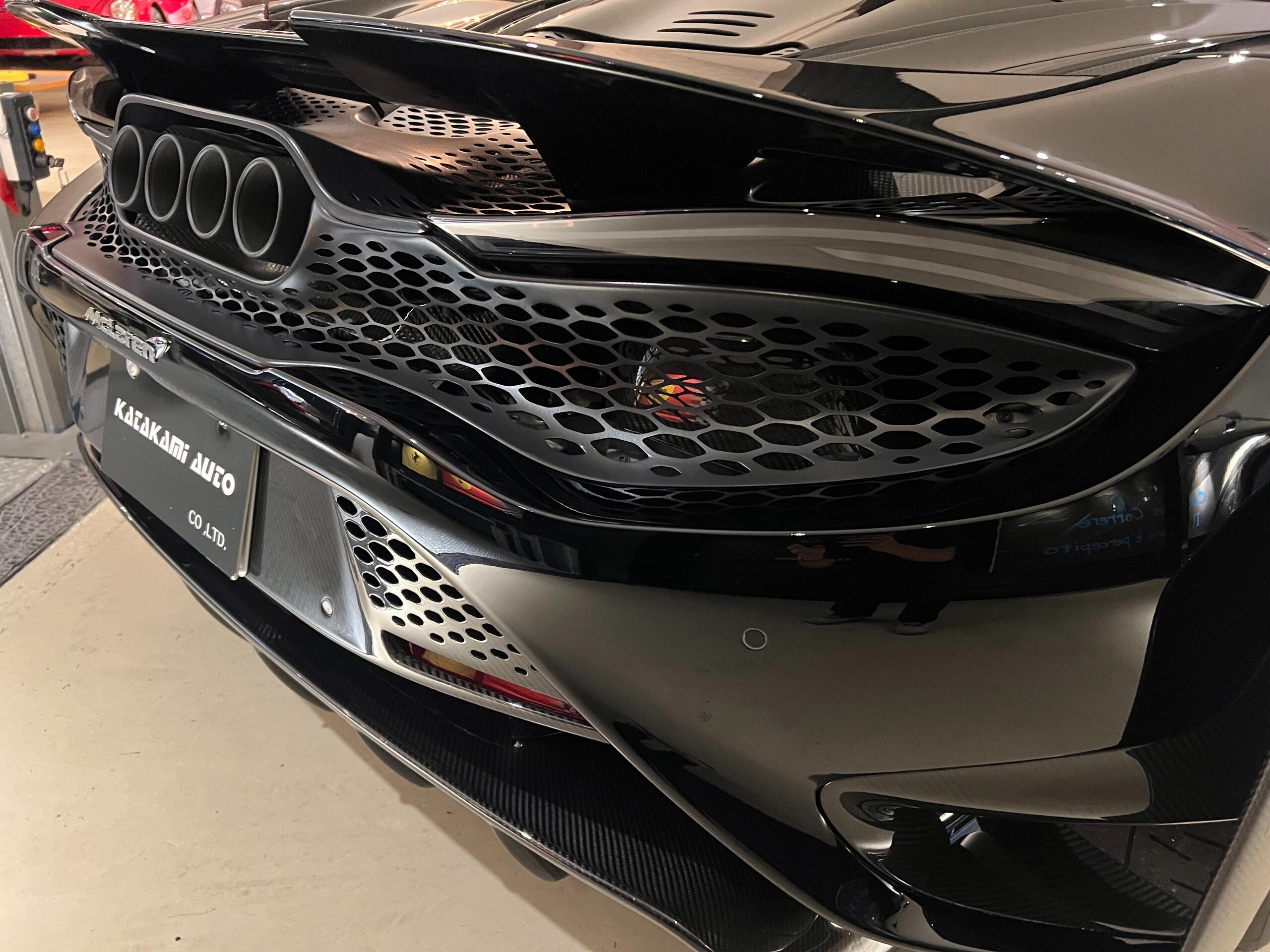 2021 McLaren 765LT — Photo 29 / 32