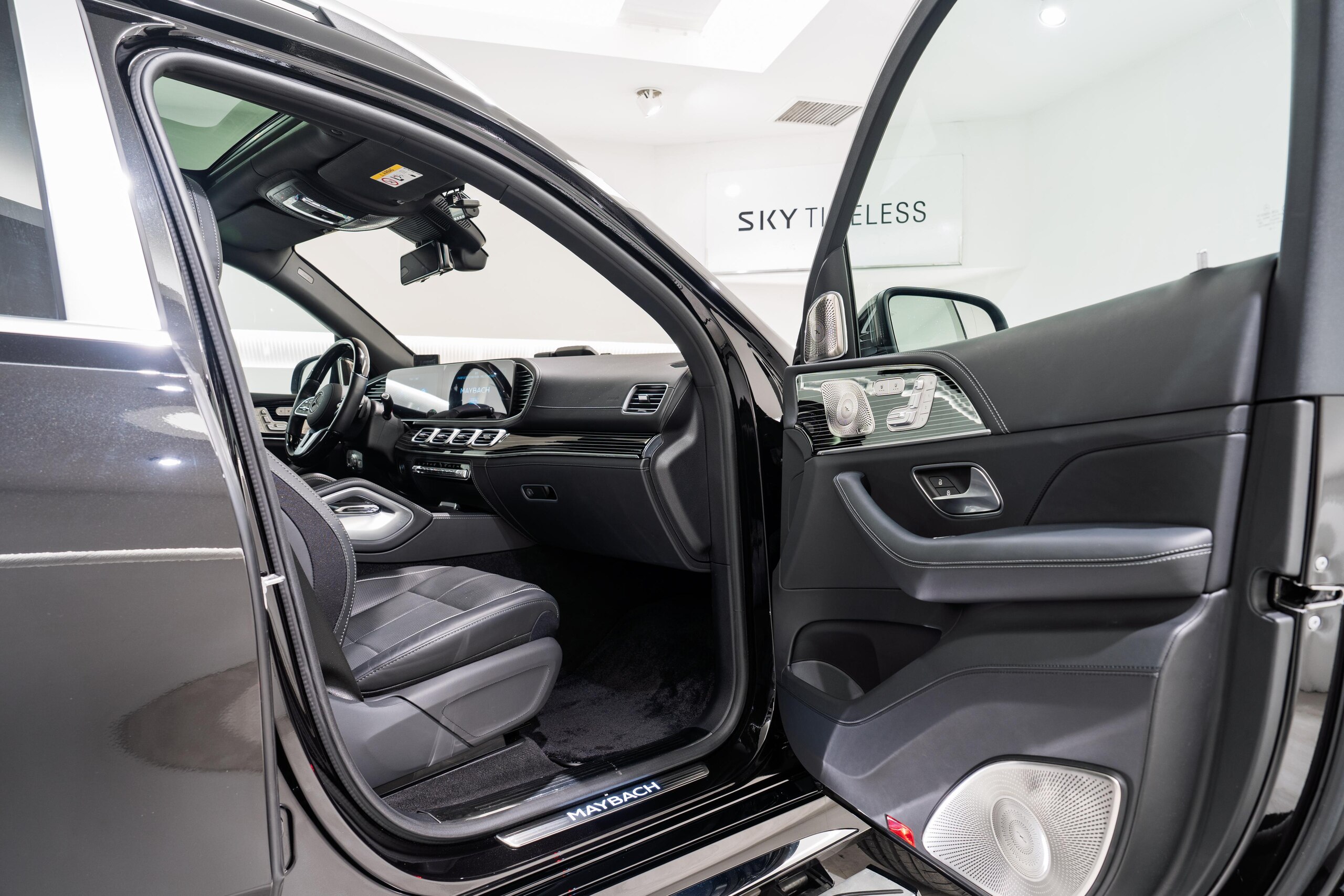 2021 Mercedes Benz Maybach GLS 600 4Matic — Photo 20 / 29