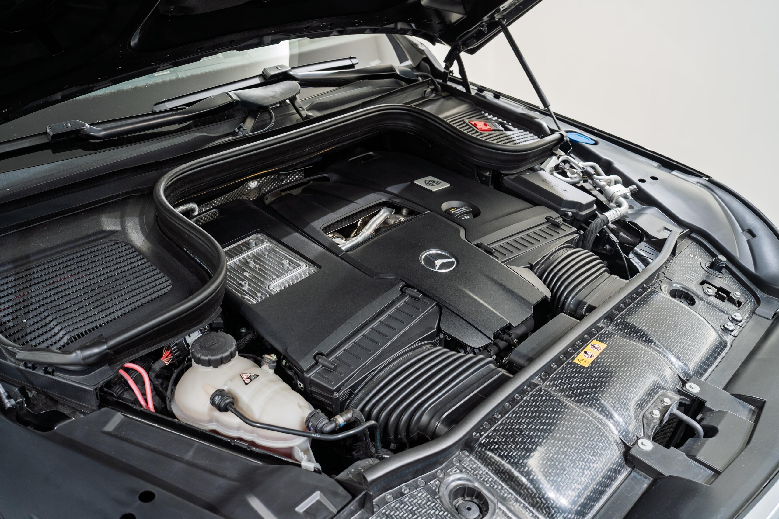 2021 Mercedes Benz Maybach GLS 600 4Matic — Photo 26 / 29