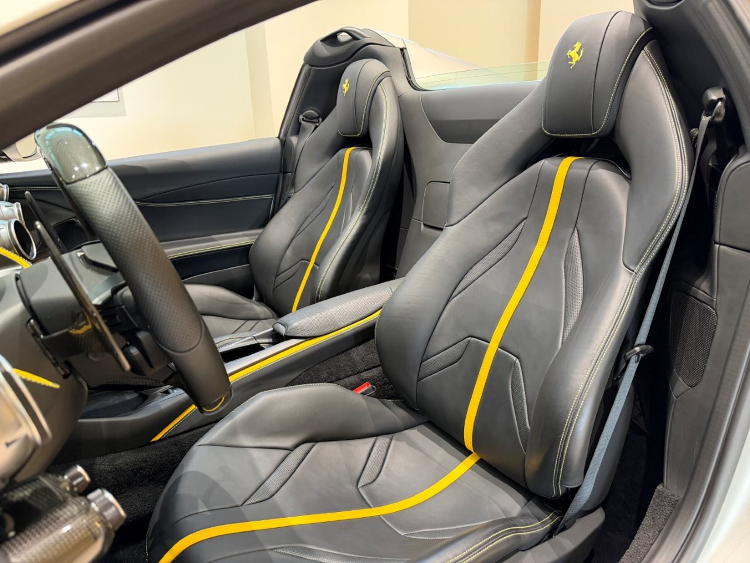 2022 Ferrari 812GTS — Photo 7 / 22