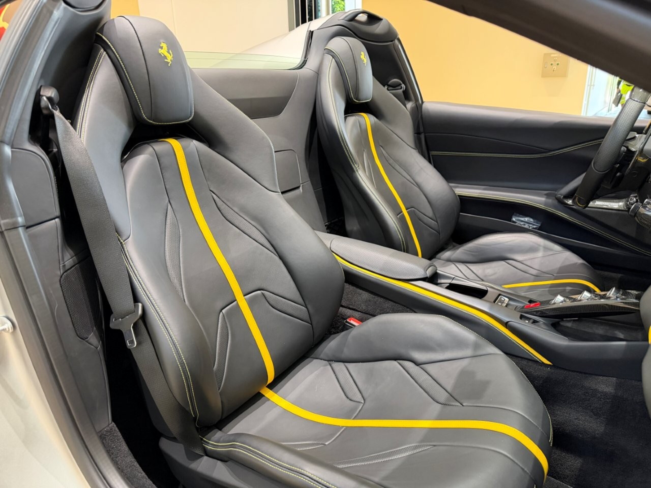 2022 Ferrari 812GTS — Photo 14 / 22