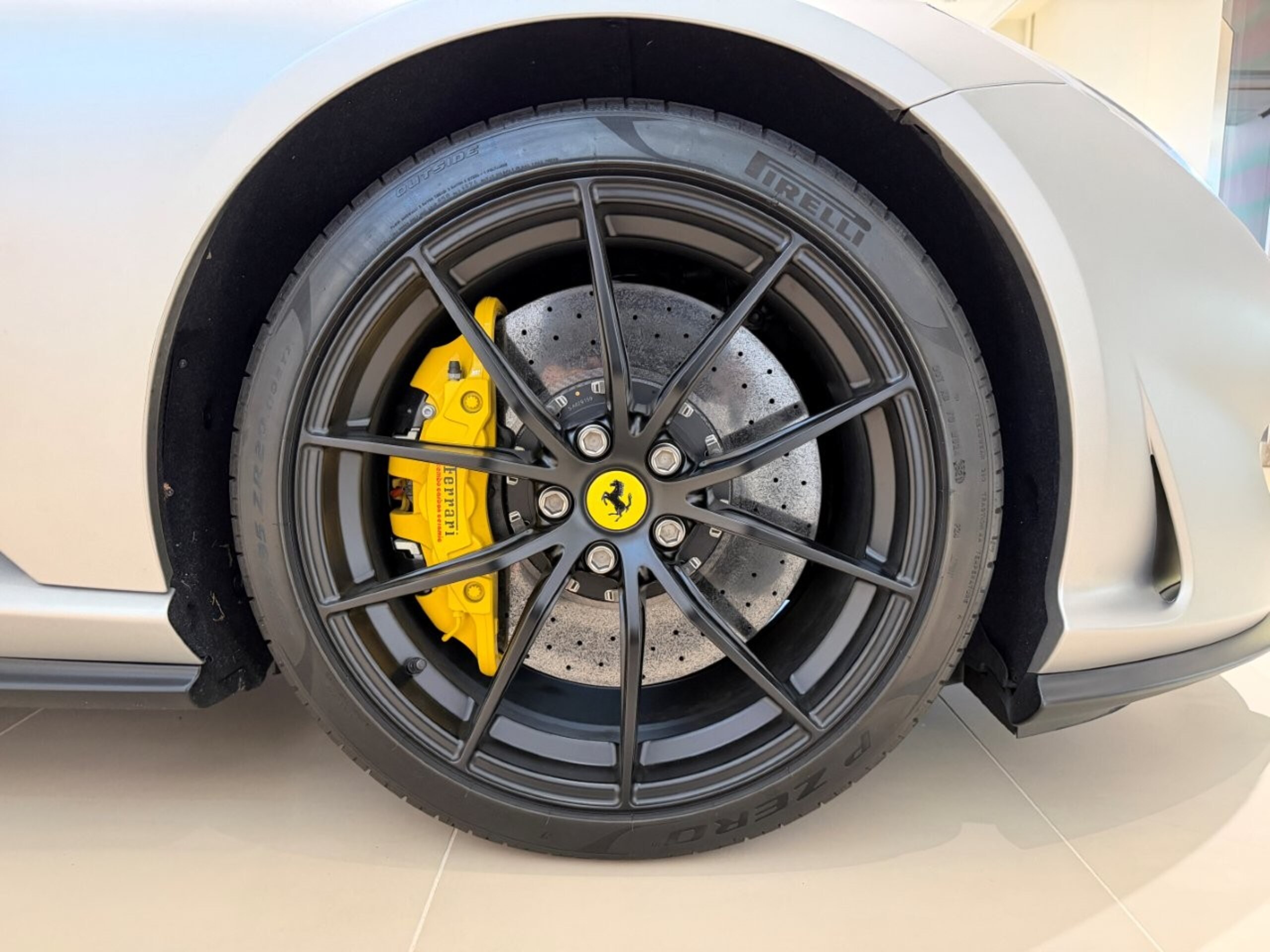 2022 Ferrari 812GTS — Photo 19 / 22