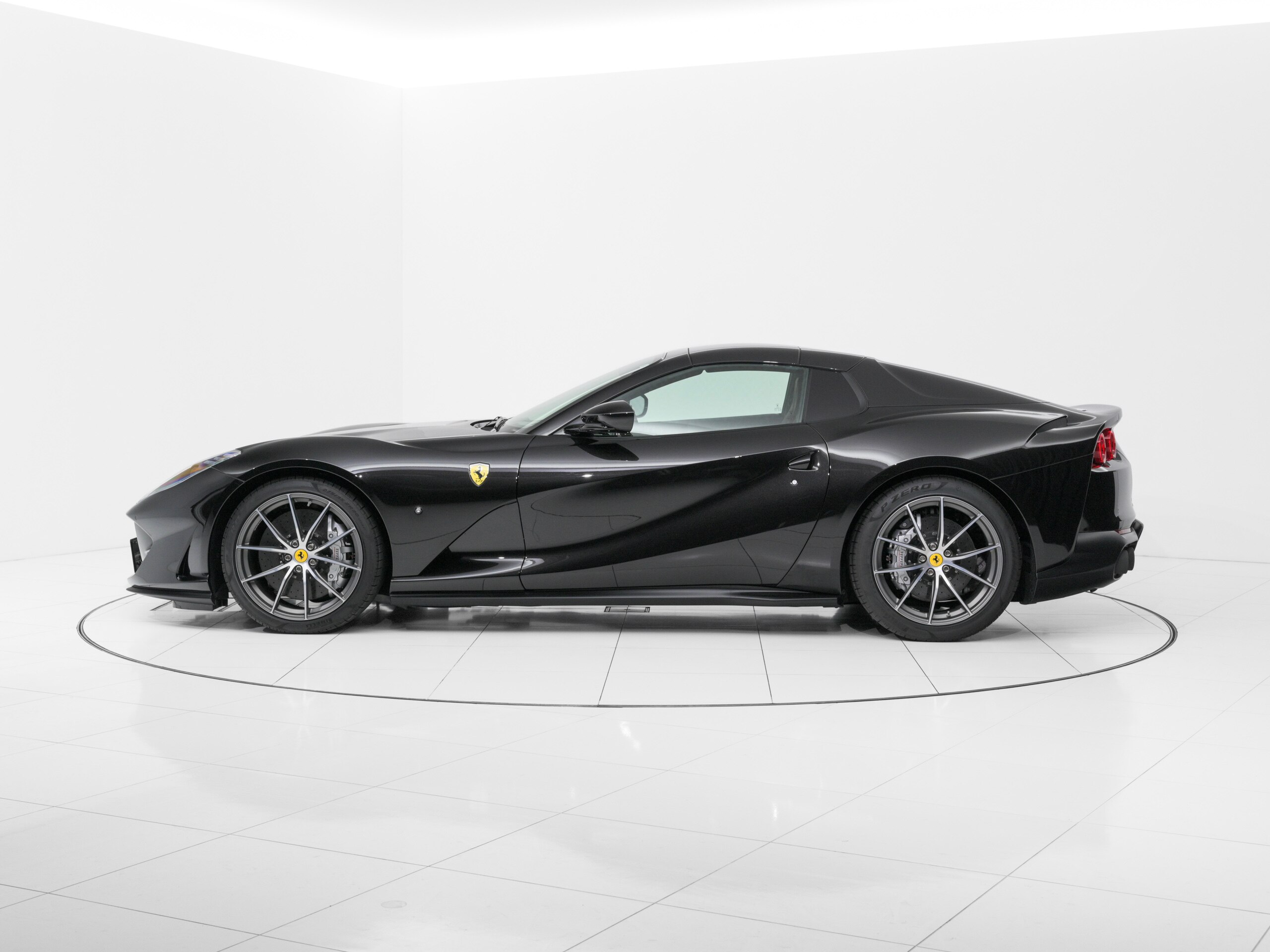 2022 Ferrari 812GTS — Photo 7 / 28