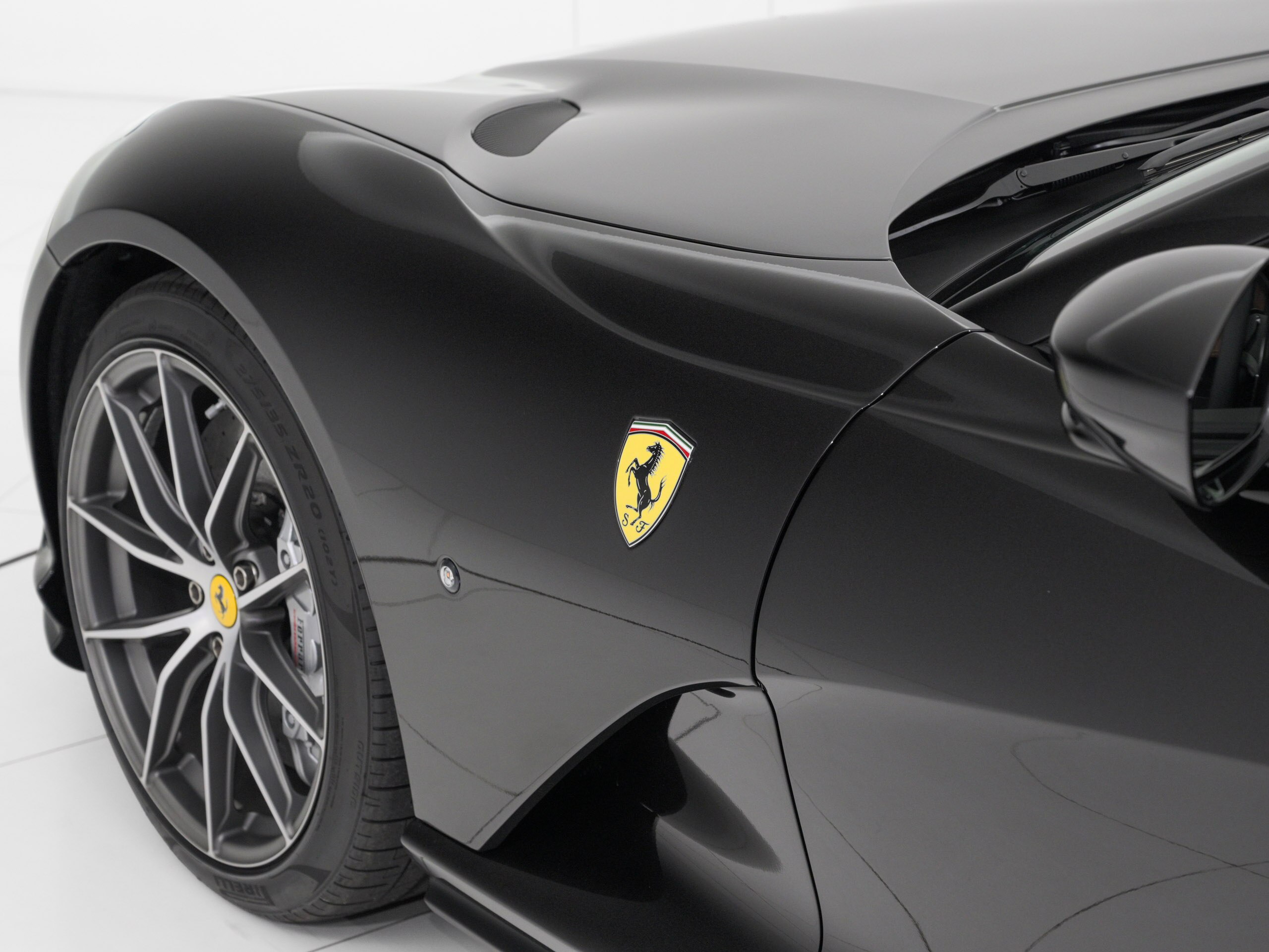 2022 Ferrari 812GTS — Photo 13 / 28