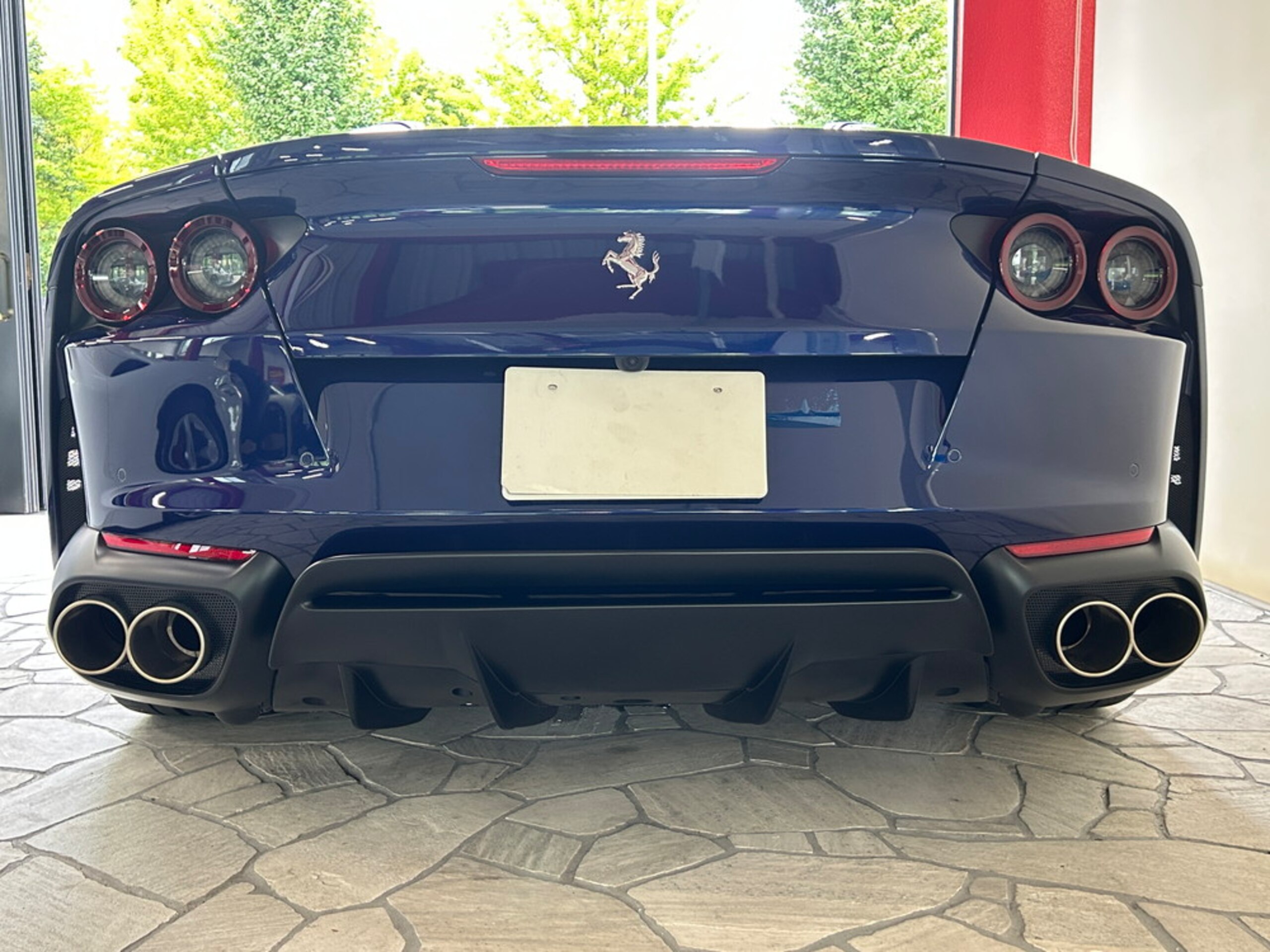 2022 Ferrari 812GTS — Photo 40 / 43