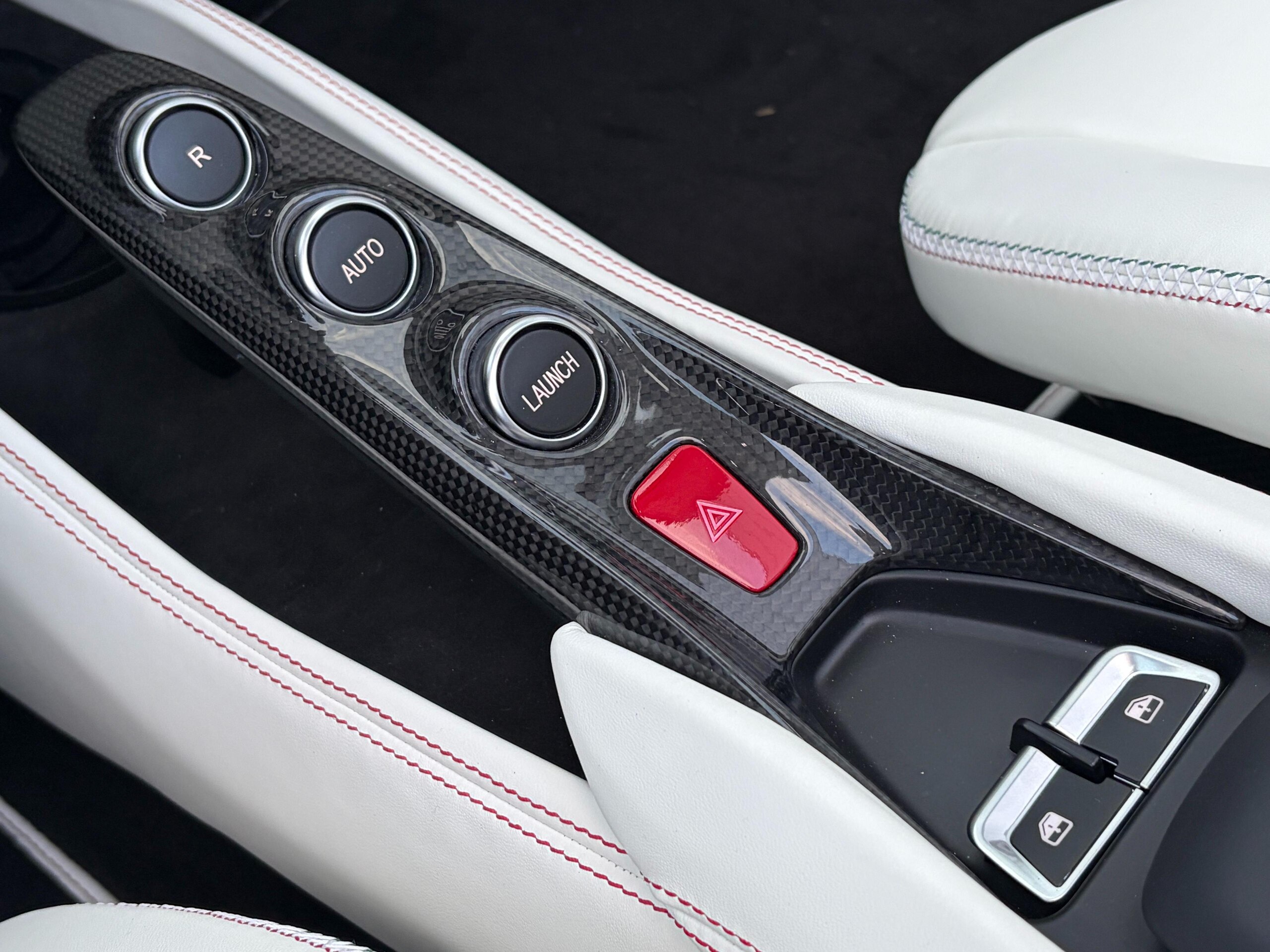 2022 Ferrari F8 Spider — Photo 10 / 37
