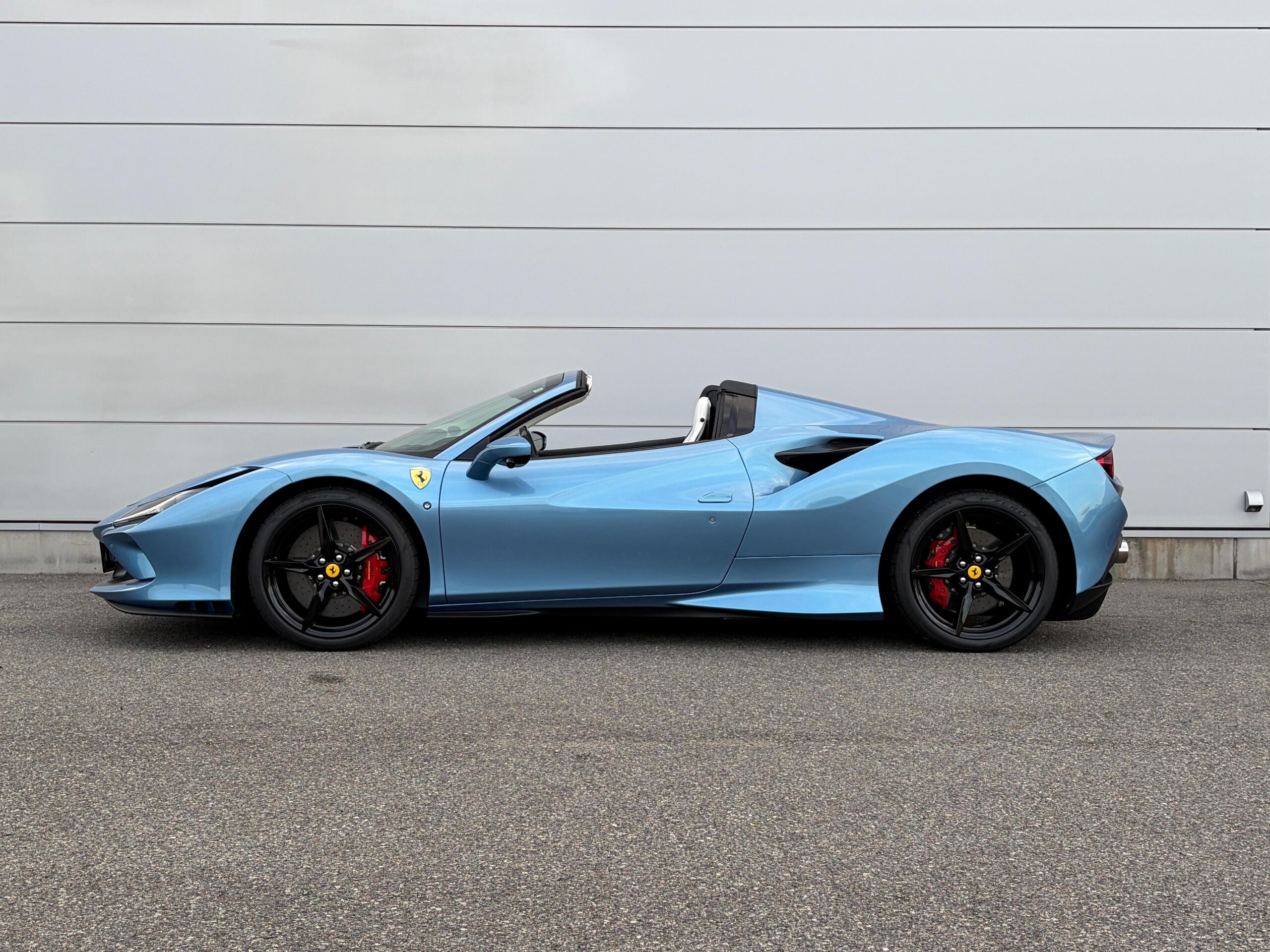 2022 Ferrari F8 Spider — Photo 11 / 37