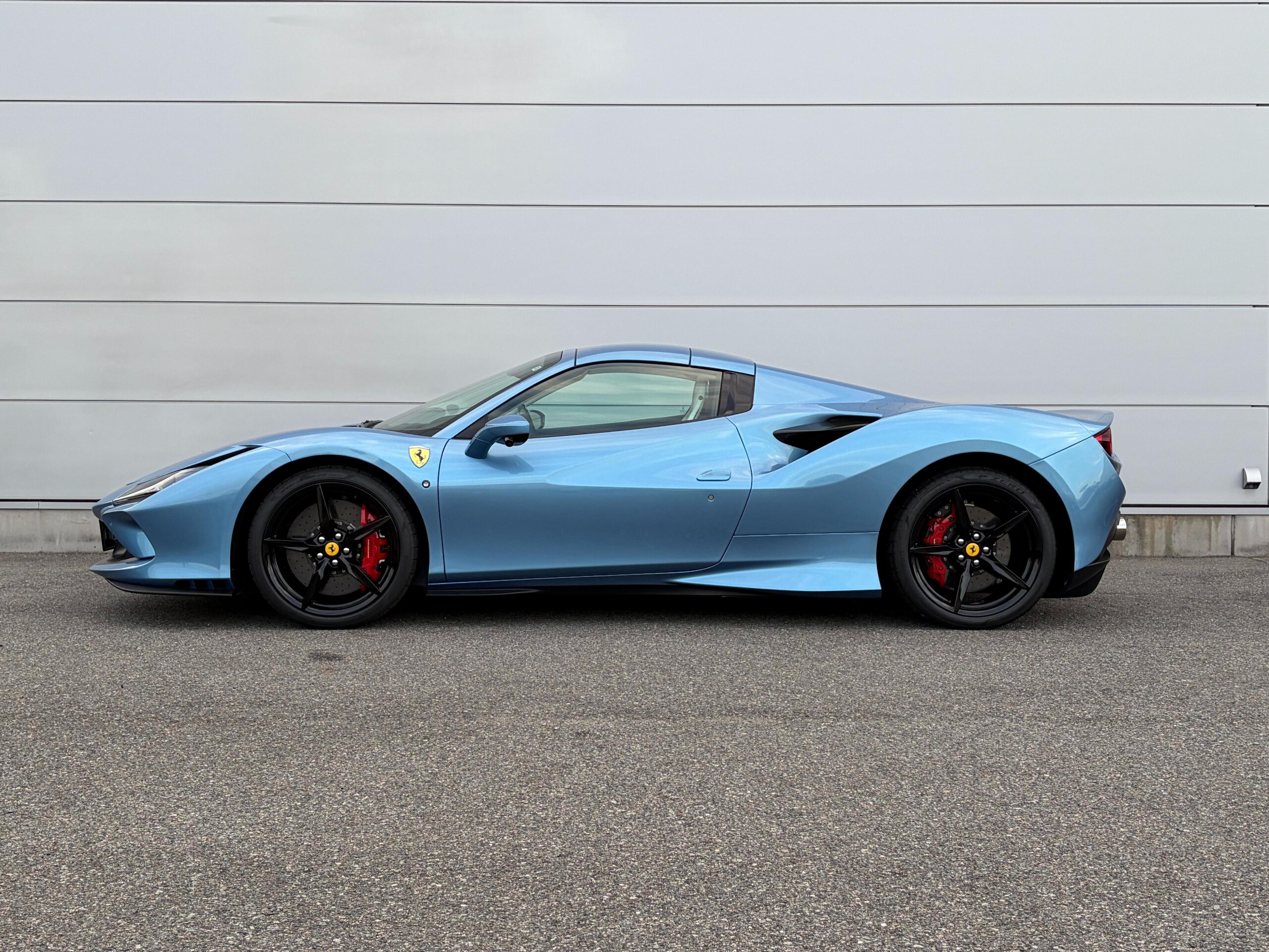 2022 Ferrari F8 Spider — Photo 12 / 37