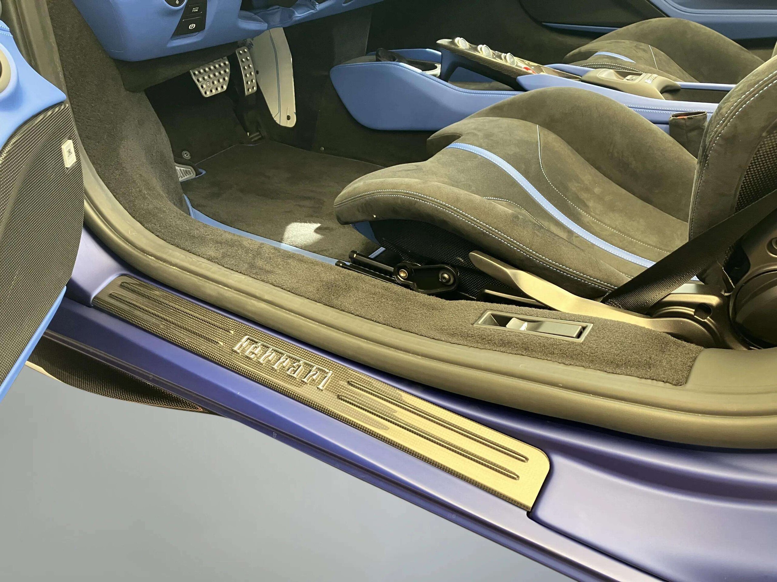 2022 Ferrari F8 Spider — Photo 18 / 24