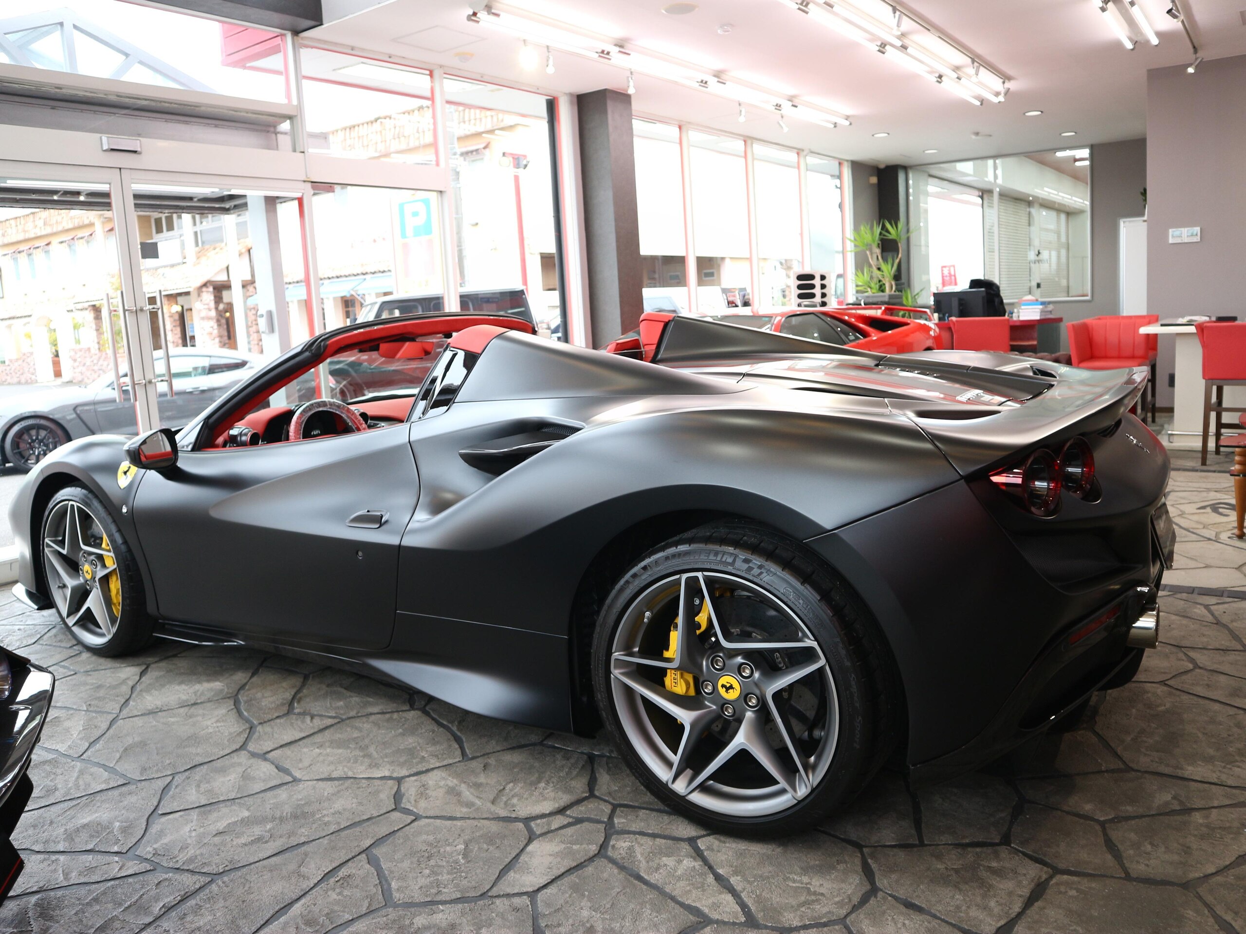 2022 Ferrari F8 Spider — Photo 6 / 22