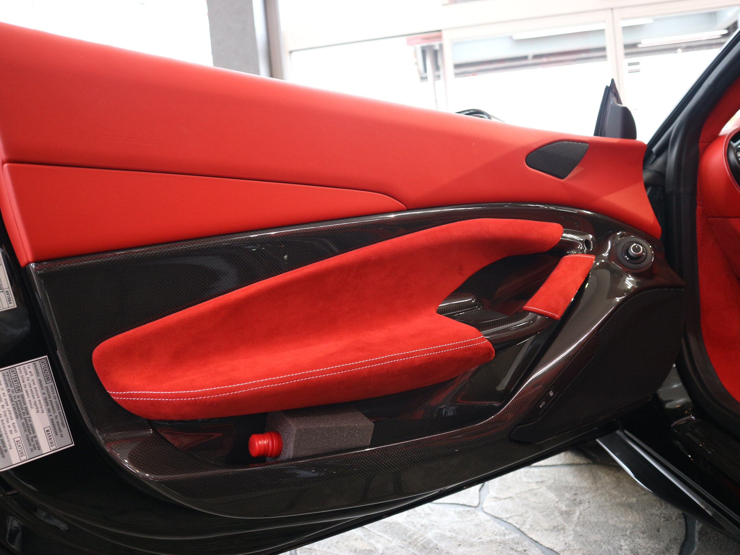 2022 Ferrari F8 Spider — Photo 7 / 22