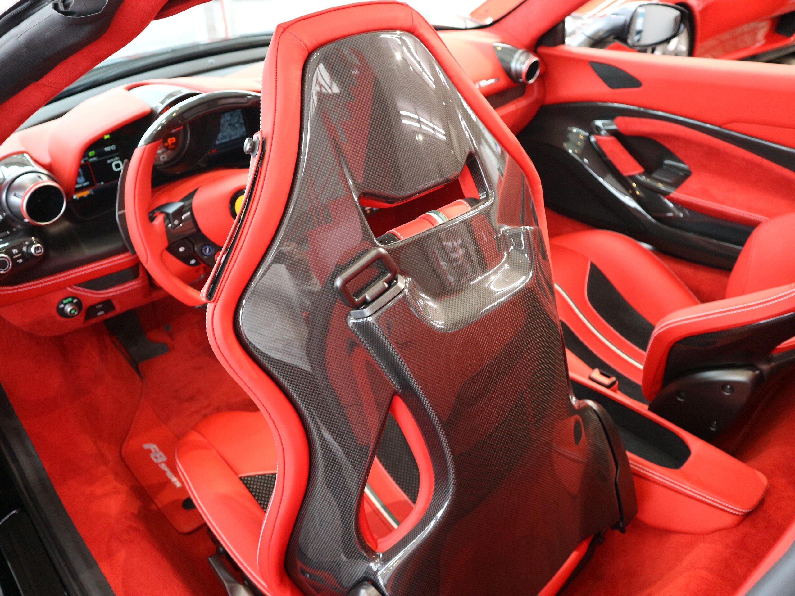 2022 Ferrari F8 Spider — Photo 10 / 22
