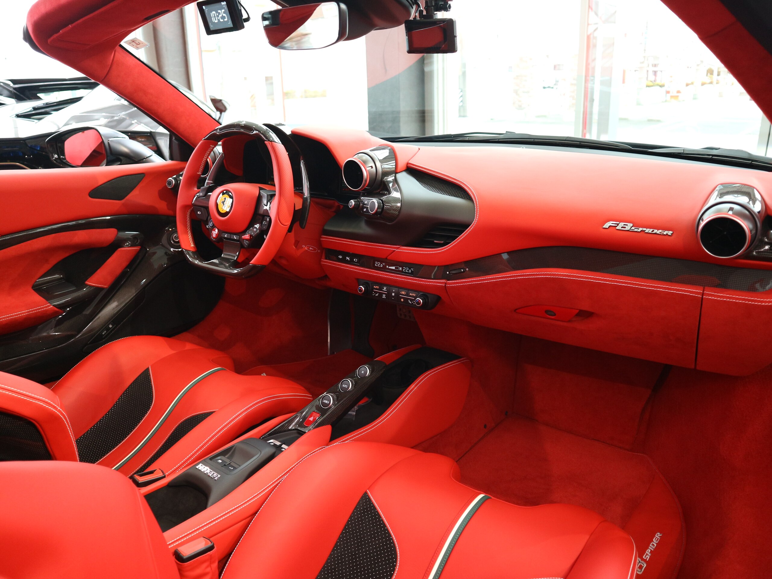 2022 Ferrari F8 Spider — Photo 15 / 22