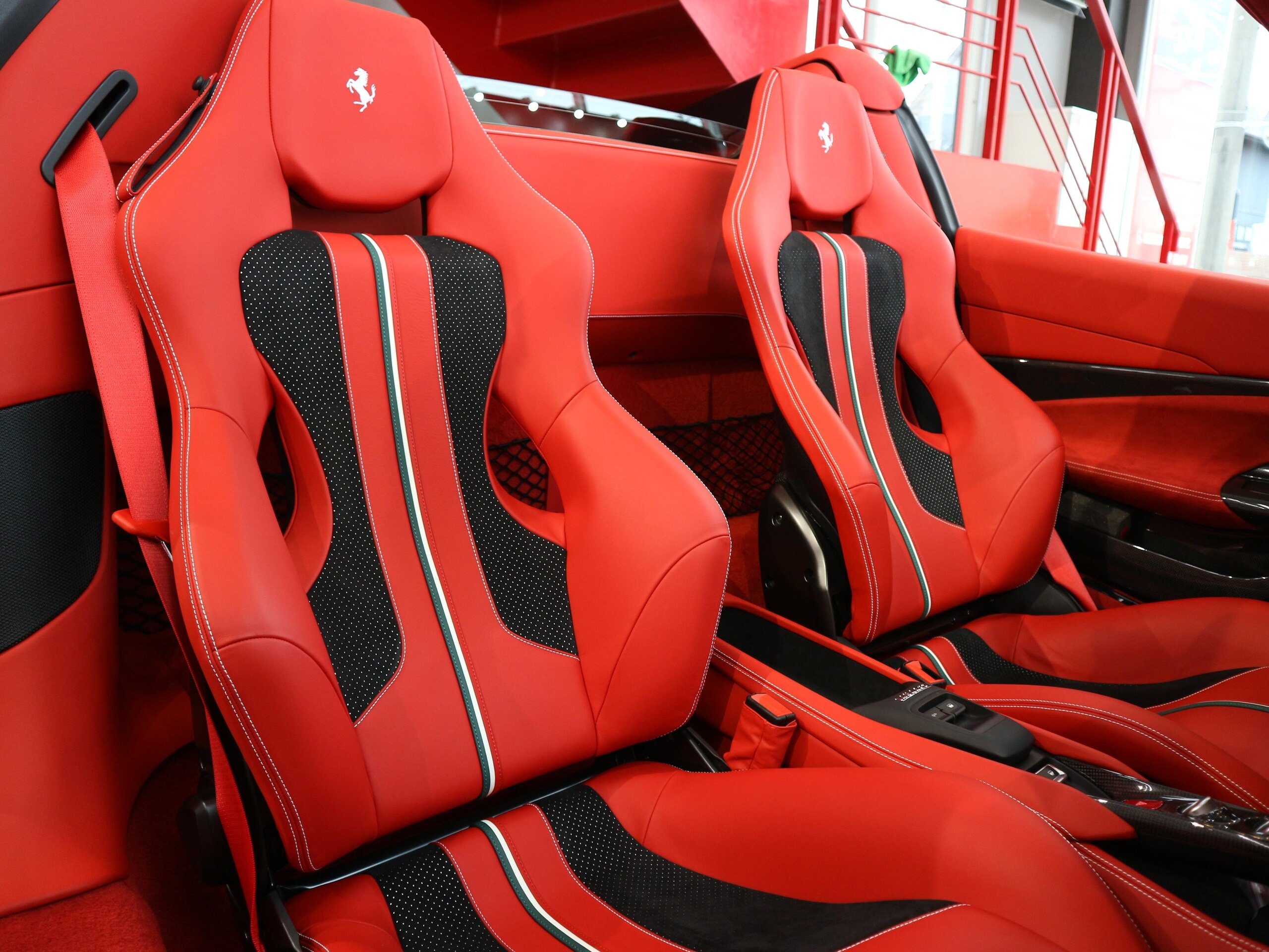 2022 Ferrari F8 Spider — Photo 17 / 22