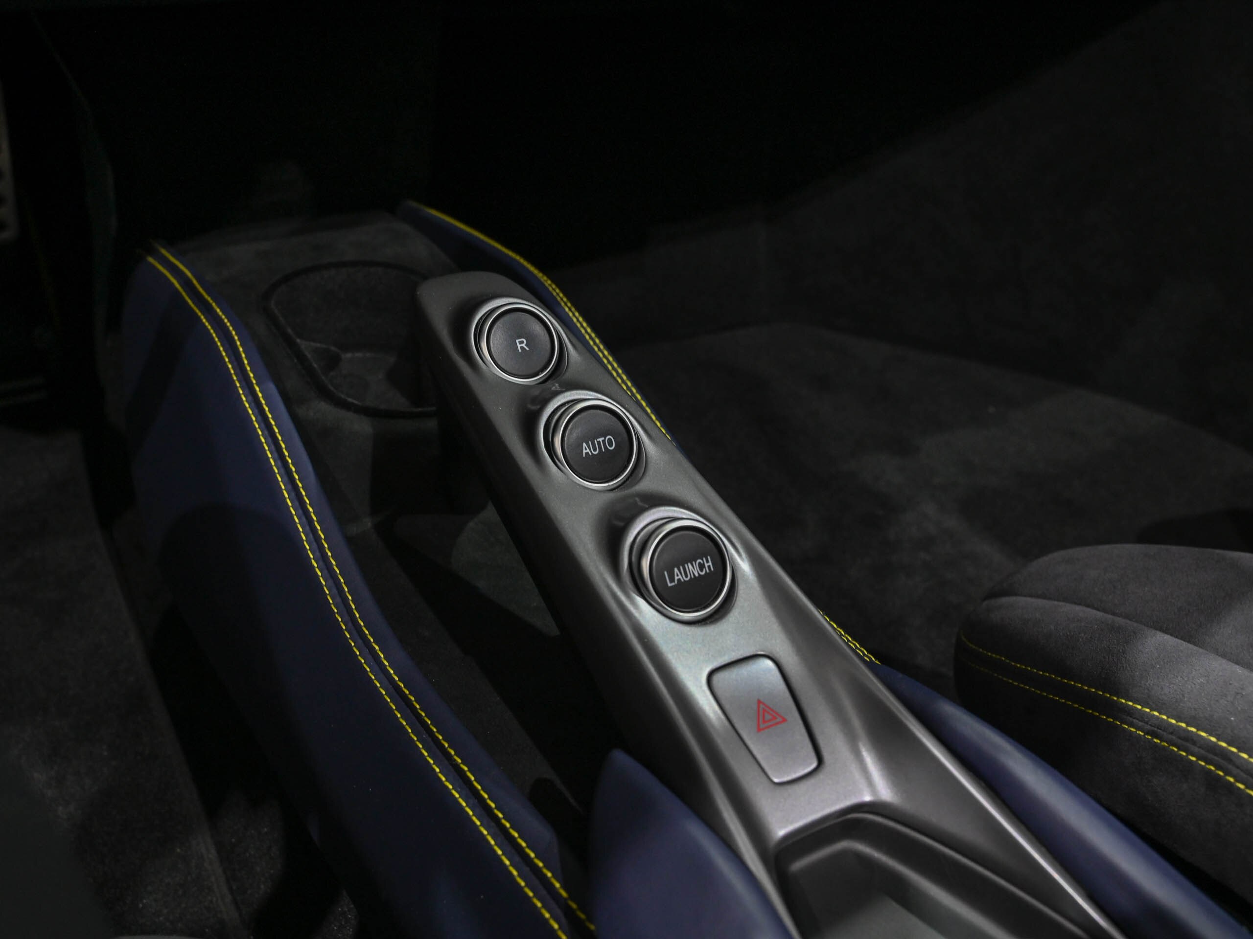 2022 Ferrari F8 Spider — Photo 9 / 36