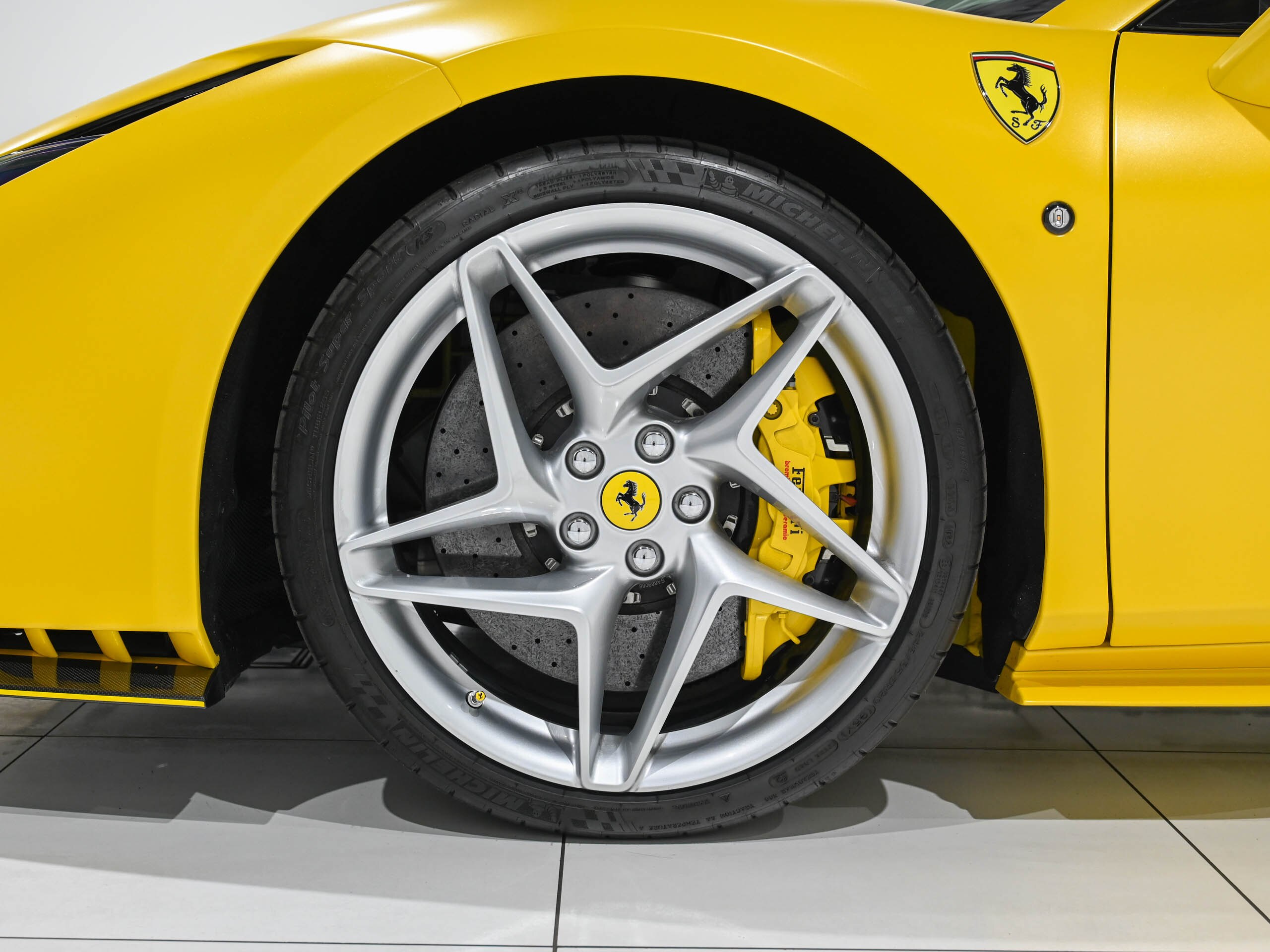 2022 Ferrari F8 Spider — Photo 14 / 36